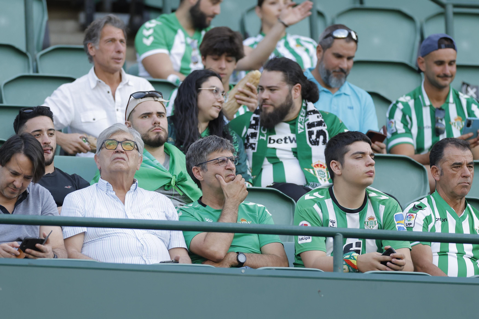 Búscate en las fotos del Betis-Rayo