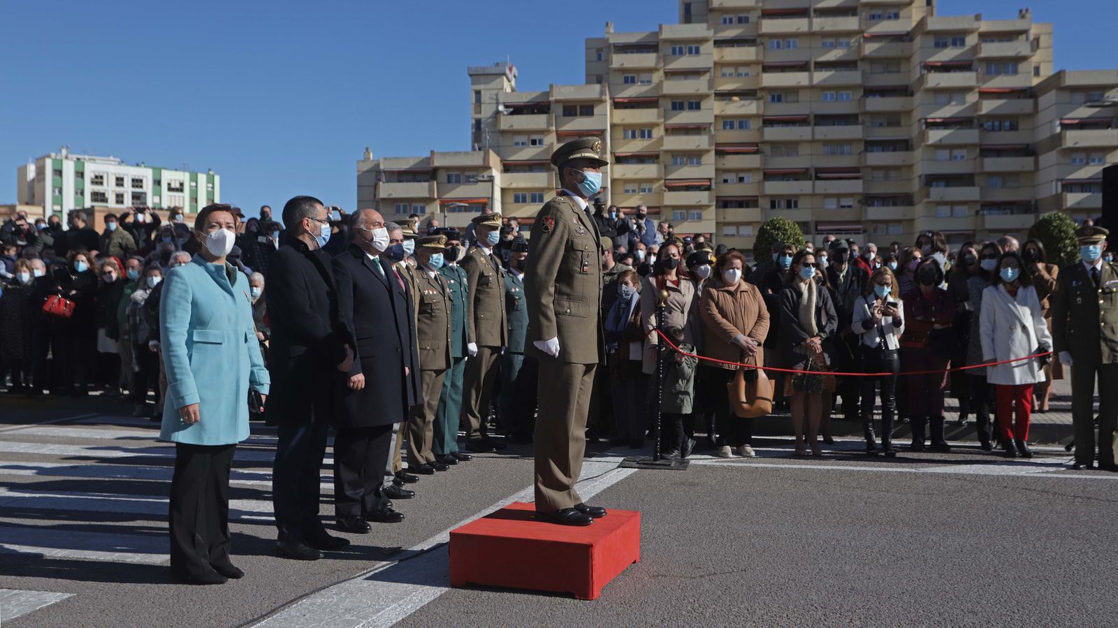 Fotos del izado de la bandera de España en La Línea