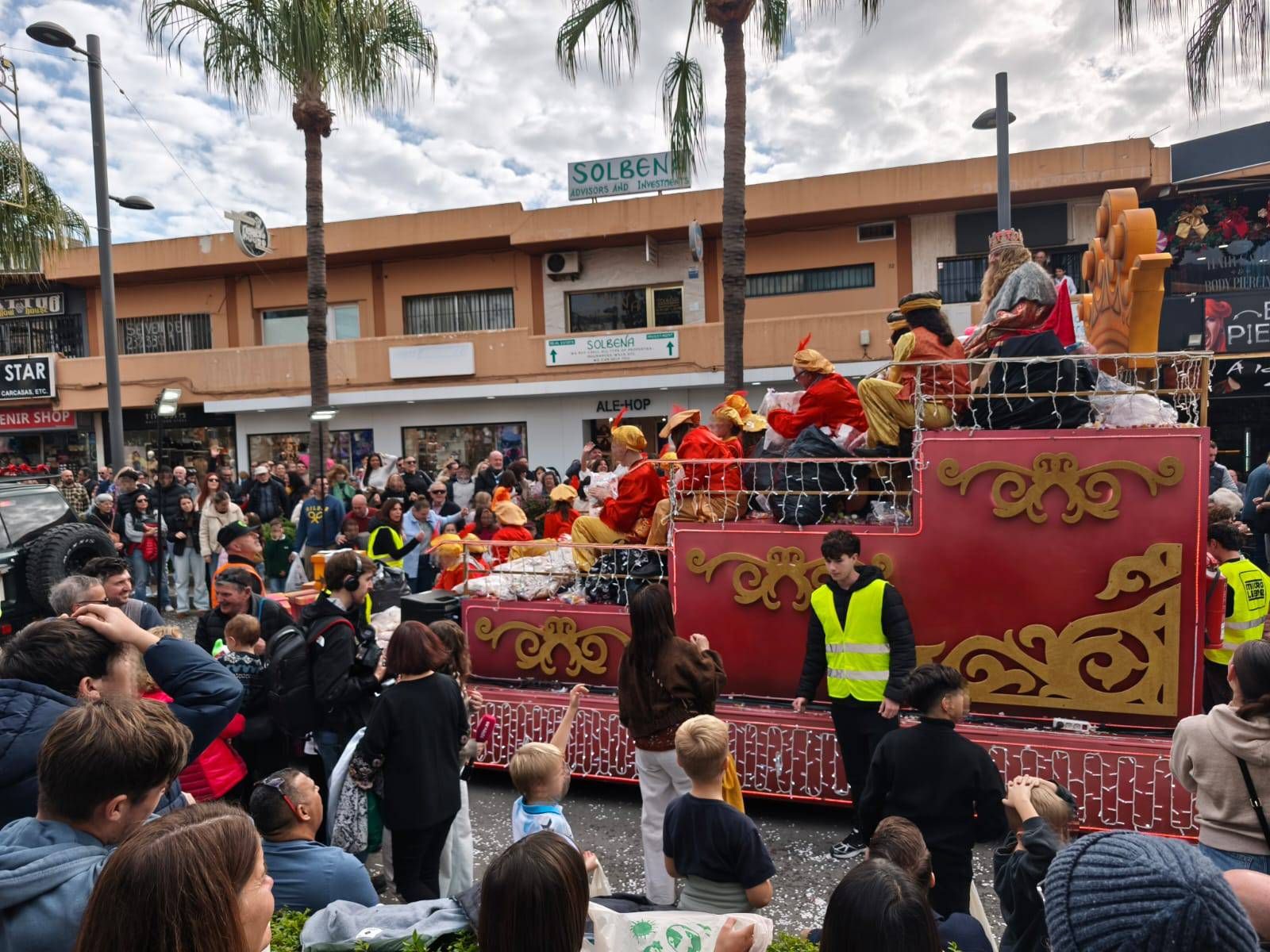 Las cabalgatas de Reyes Magos en Benalmádena, en imágenes