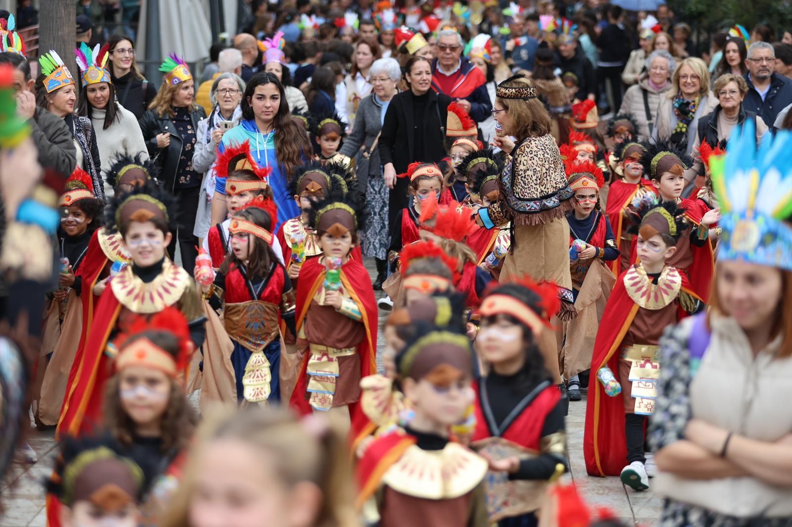 Unos 200 niños del SAFA Funcadia recorren las calles del centro de Huelva vestidos de 'Historia'