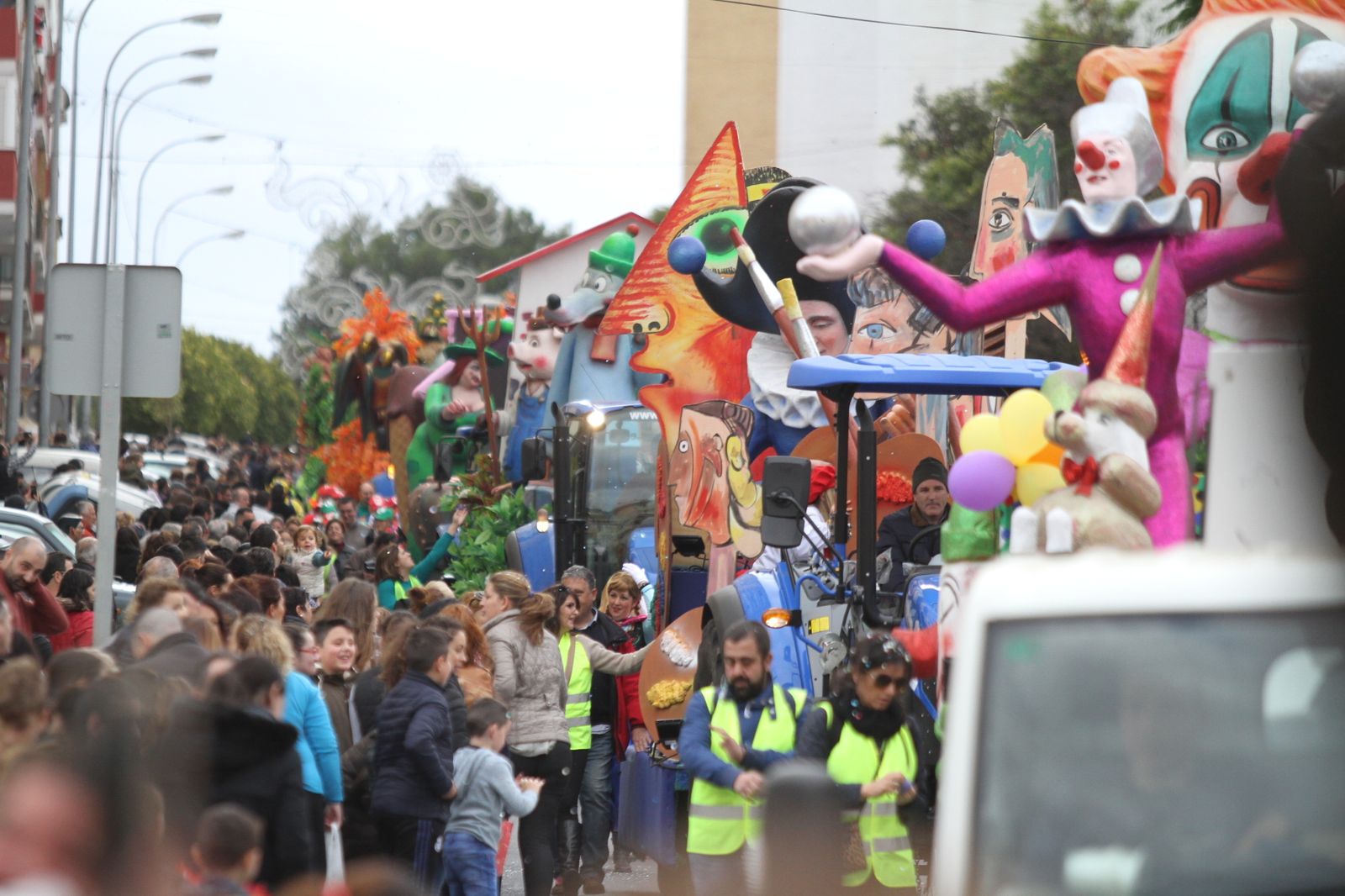 Cabalgata de los Reyes Magos 2018: Melchor, Gaspar y Baltazar adelantan su salida para llenar de ilusión las calles de Huelva