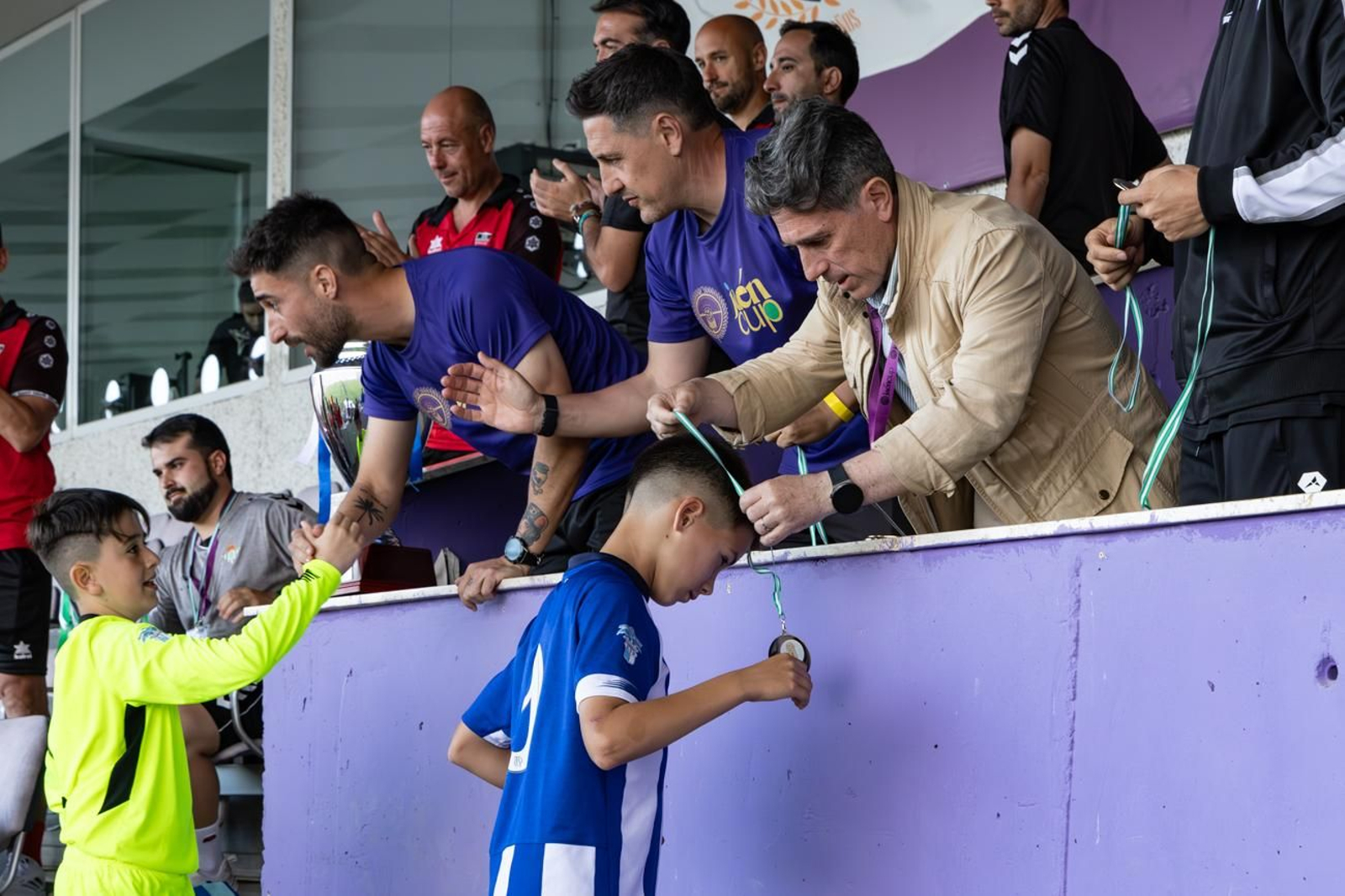 ¿Estuviste en la Jaén Cup viendo a los mejores equipos de Europa? Búscate aquí