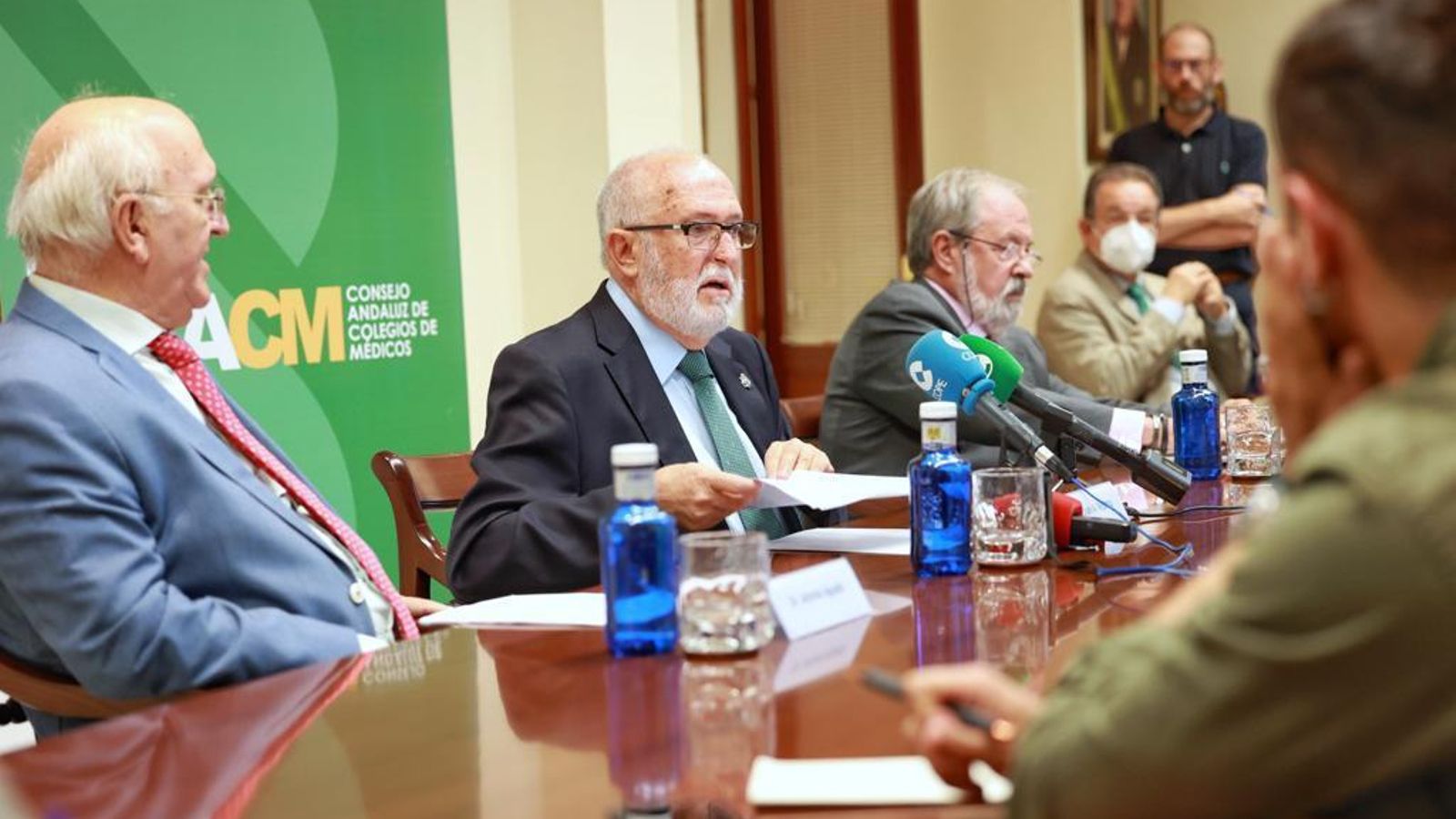 De izquierda a derecha, el doctor Antonio Aguado, el doctor Juan Antonio Repetto y el doctor Alfonso Carmona