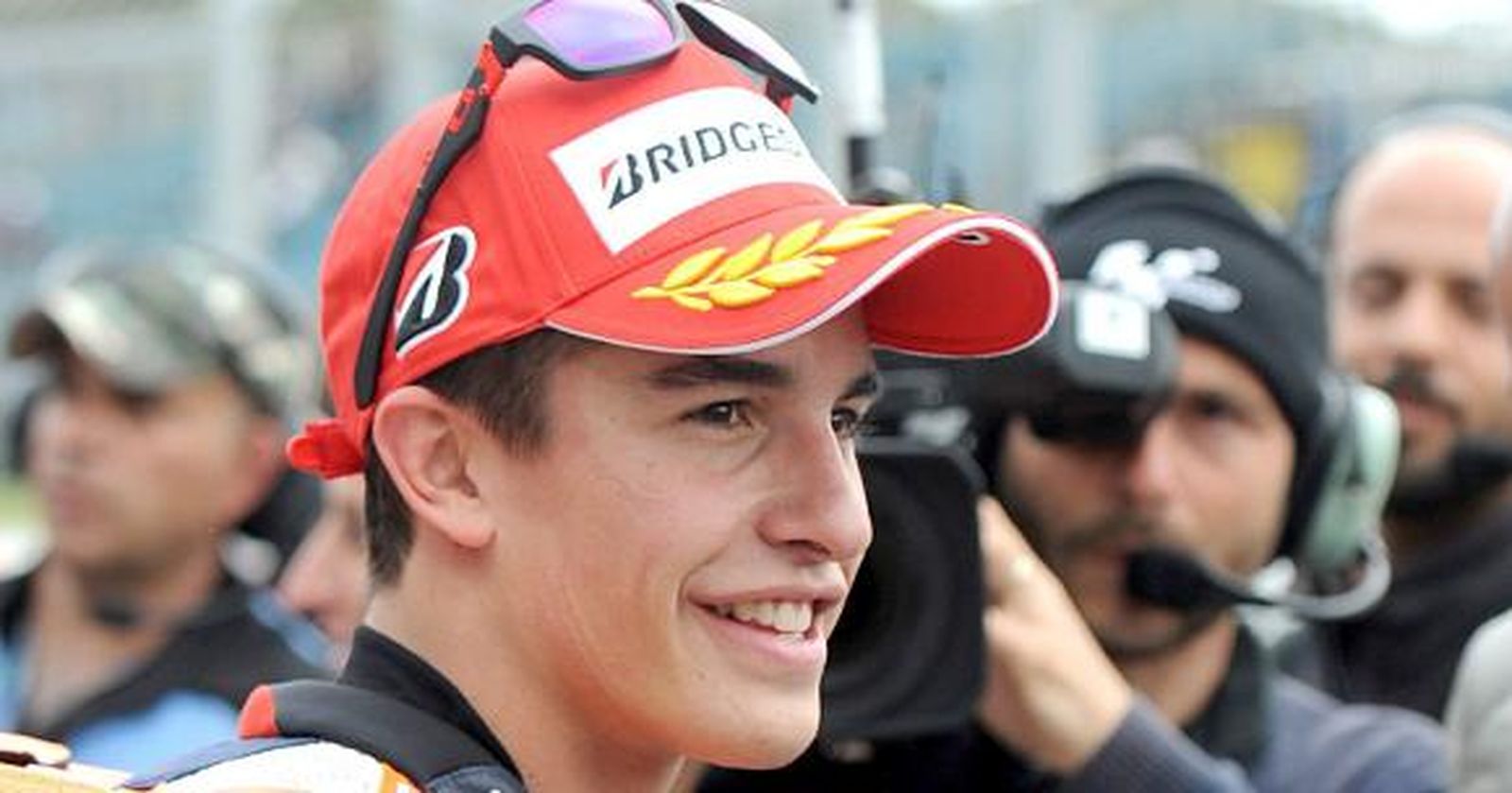 Márquez hace 'pole' e historia