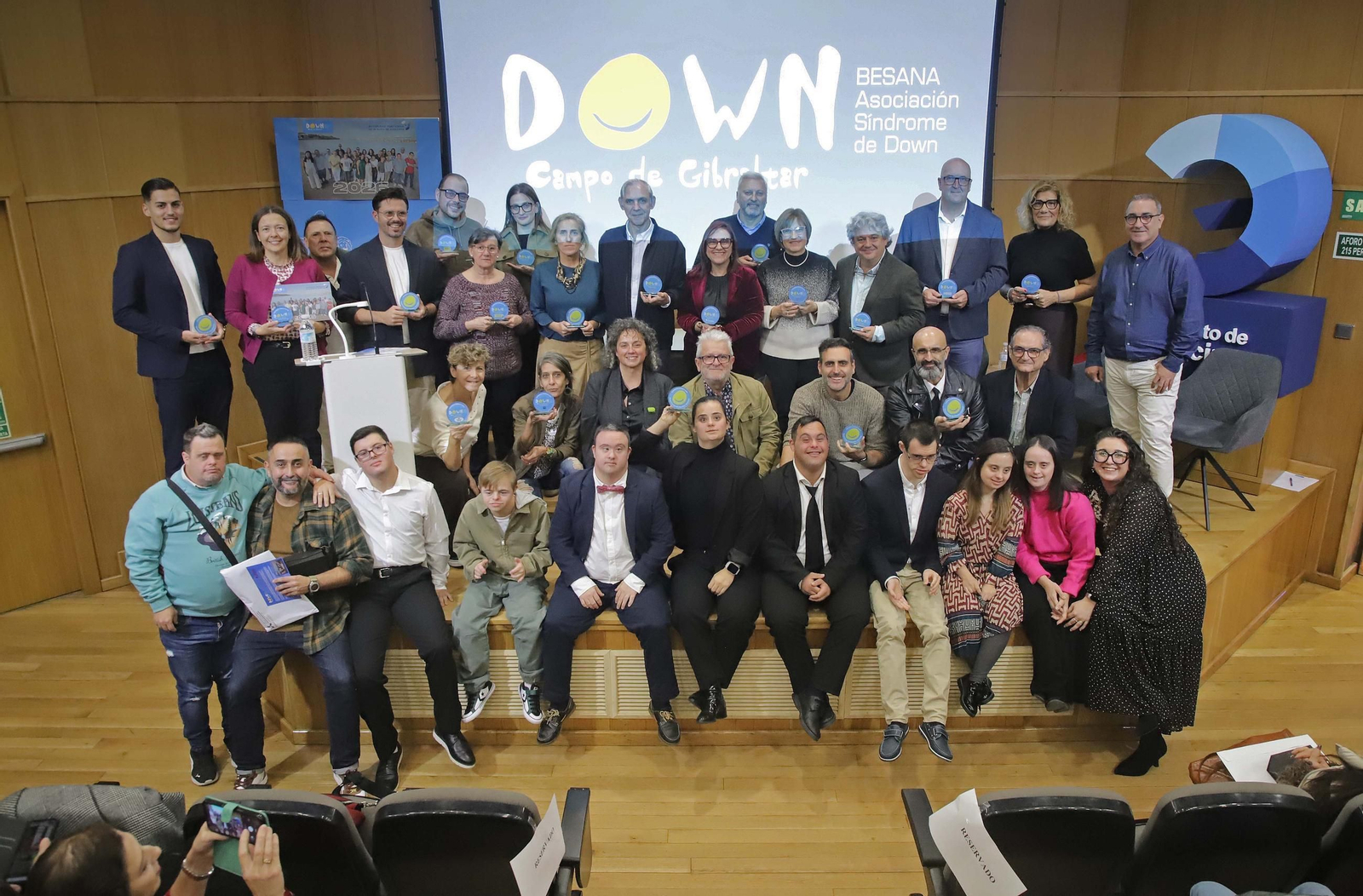 Fotos del calendario benéfico 2025 de Besana Asociación Síndrome de Down Campo de Gibraltar