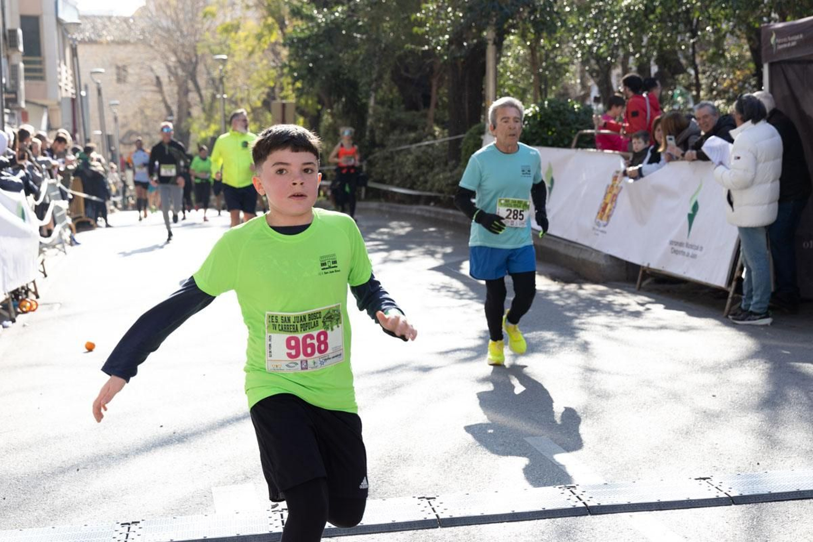 Deporte y solidaridad se unen en la IV Carrera Popular IES San Juan Bosco, en imágenes