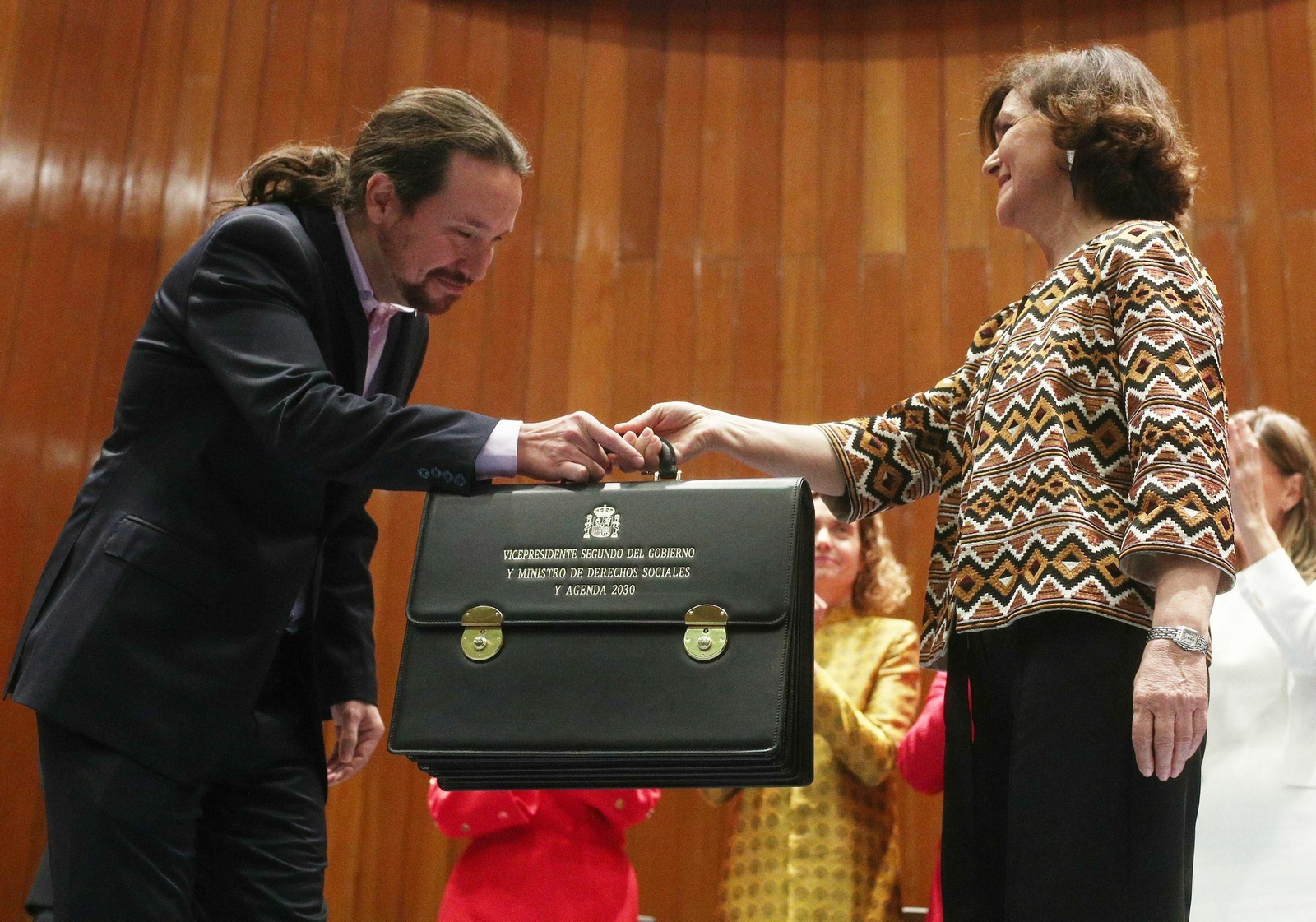 Los ministros reciben sus carteras