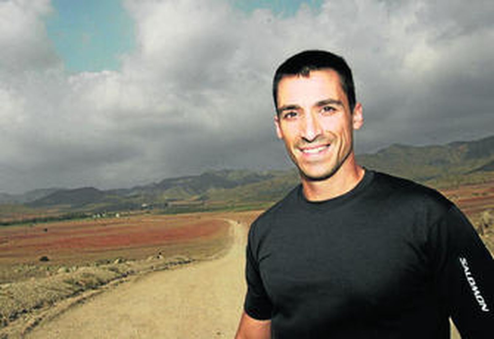 Ismael Blanco posa para Diario de Almería antes de un entrenamiento por el Campillo del Genovés.