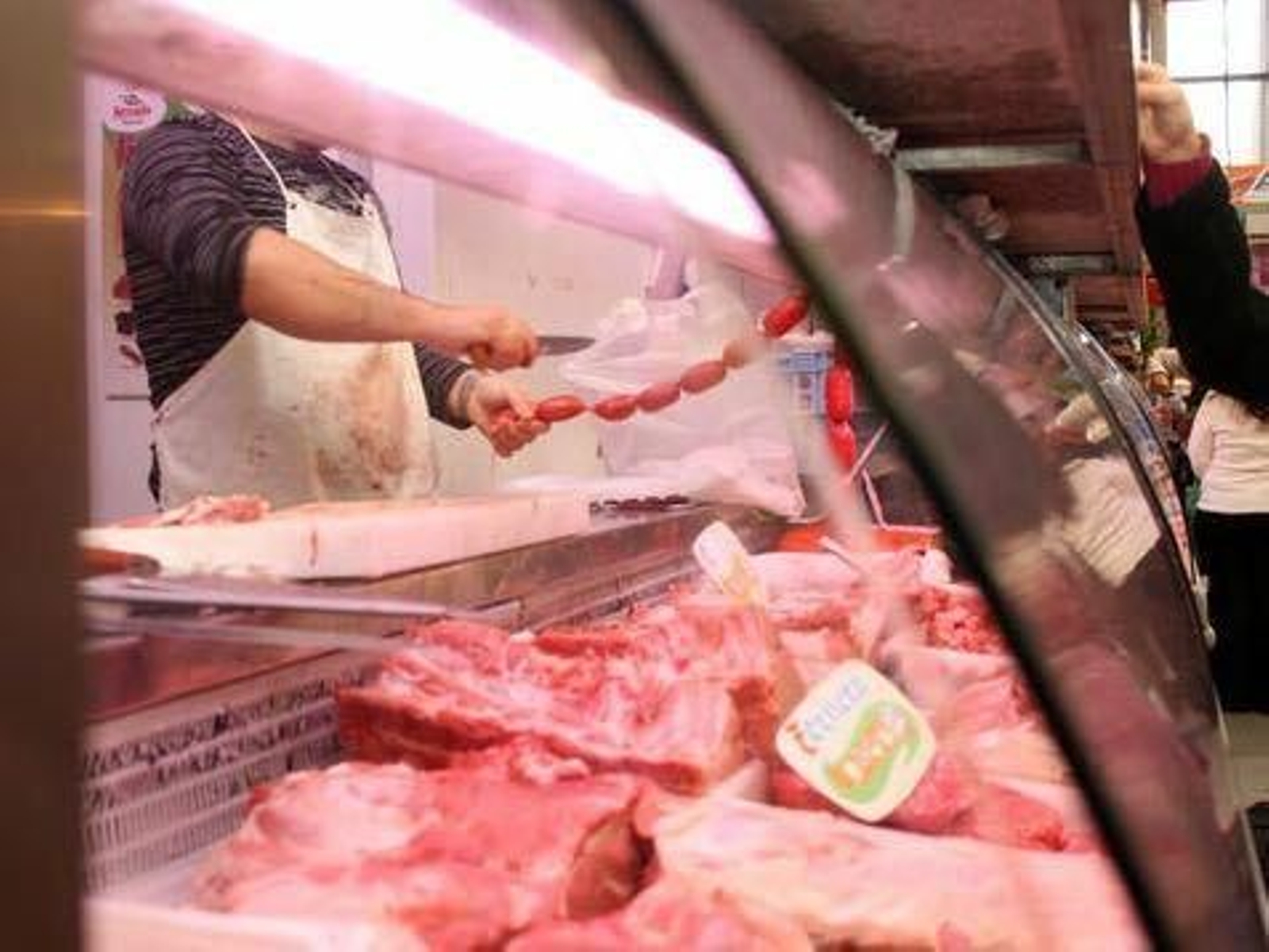 Puesto de carne en un mercado