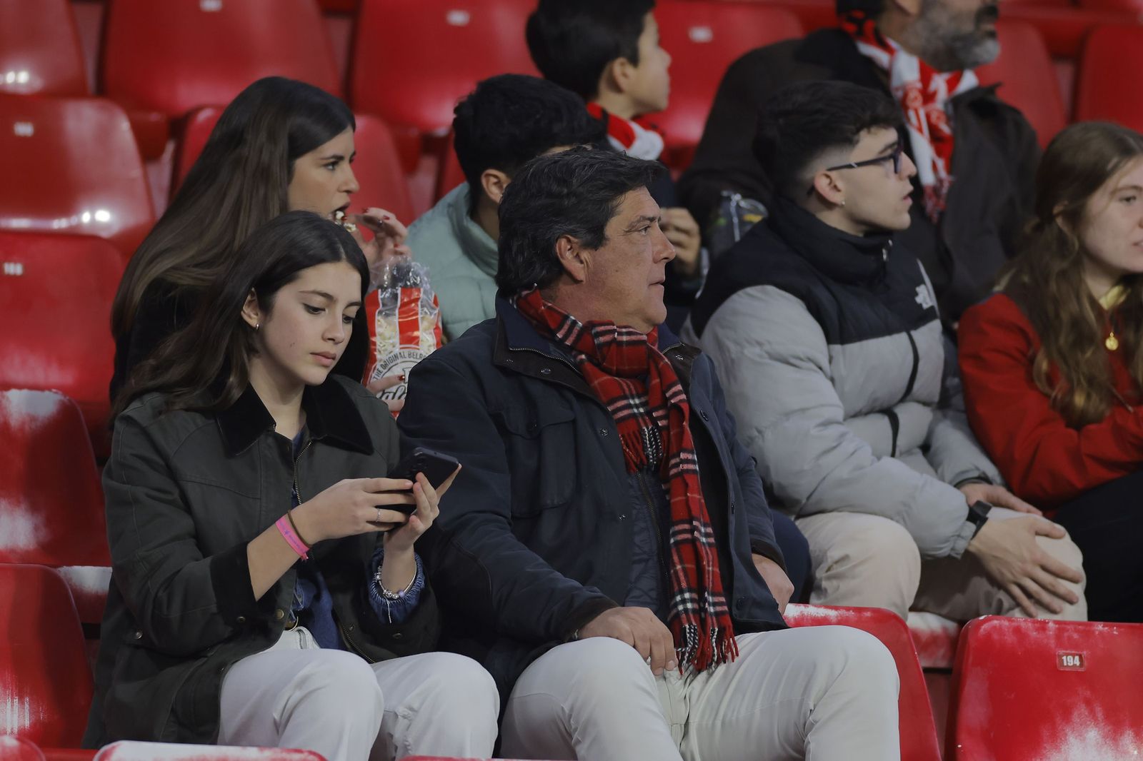 Búscate en las fotos del Sevilla - Celta