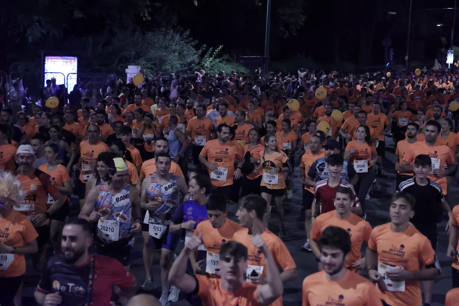 Búscate en la Carrera Nocturna de Sevilla (2)
