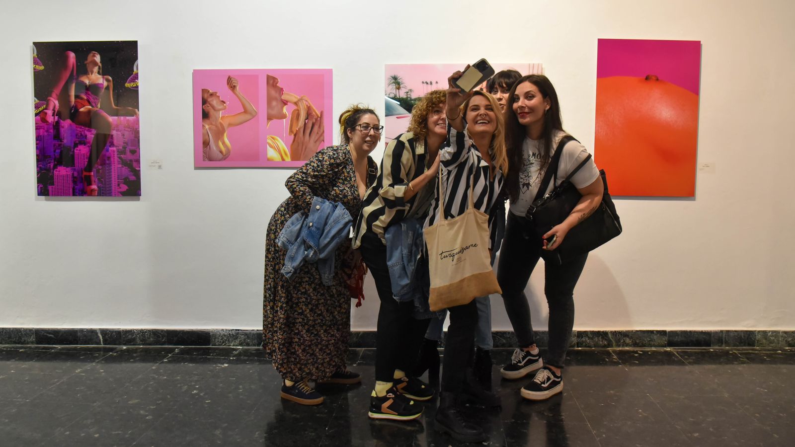 La exposición 'Sex-upone' en la Línea, en imágenes