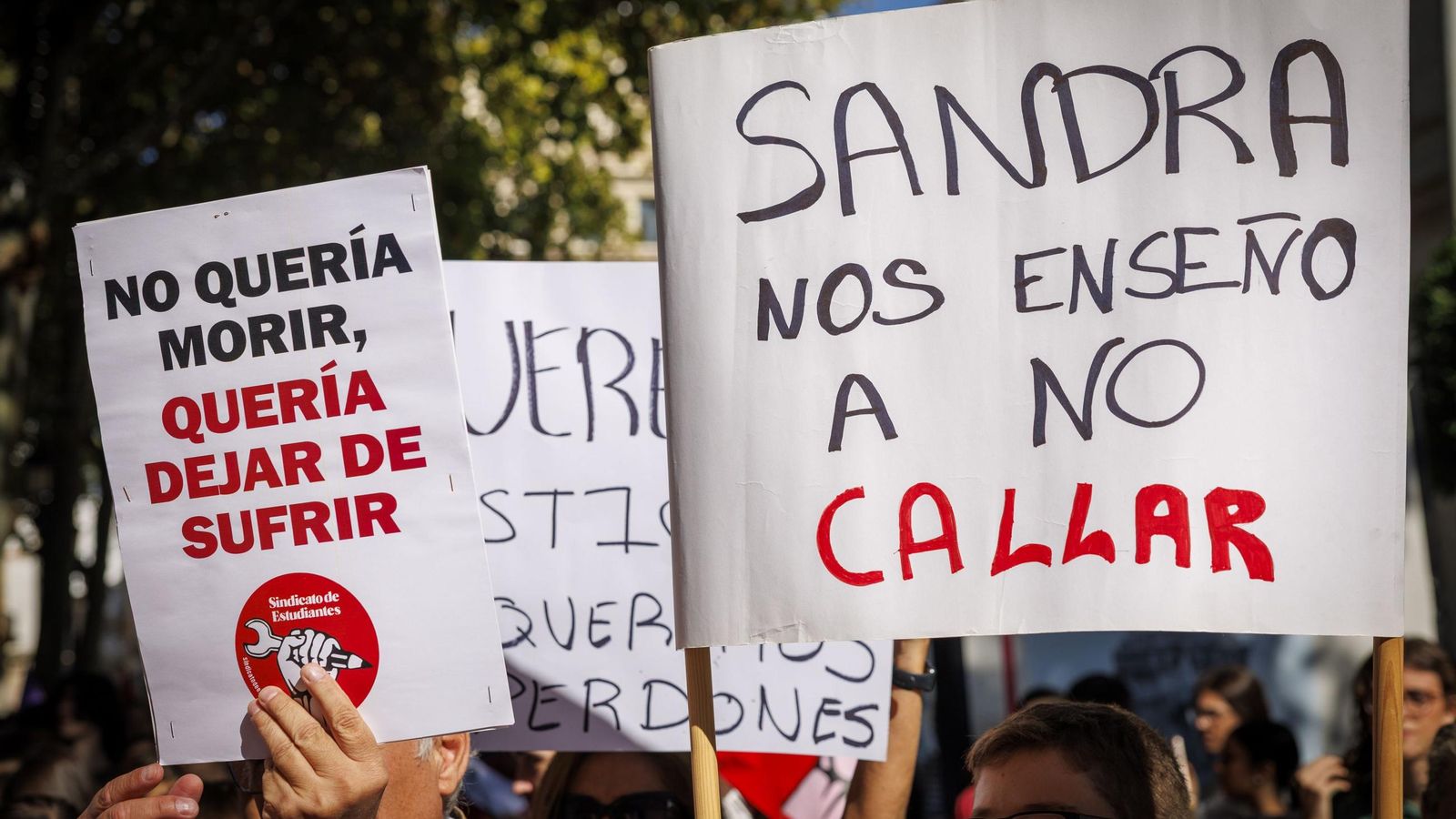 Manifestación por Sandra Peña y contra el acoso escolar en Sevilla.