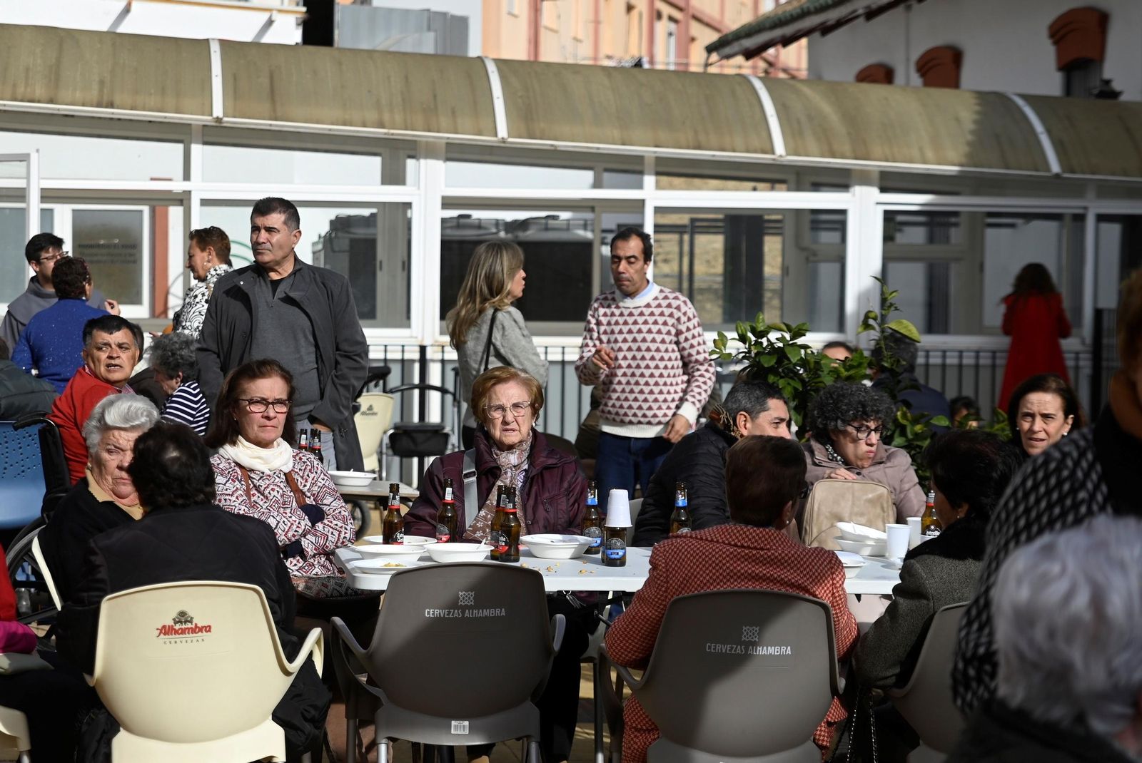 Las migas de la Cruz Blanca, en imágenes