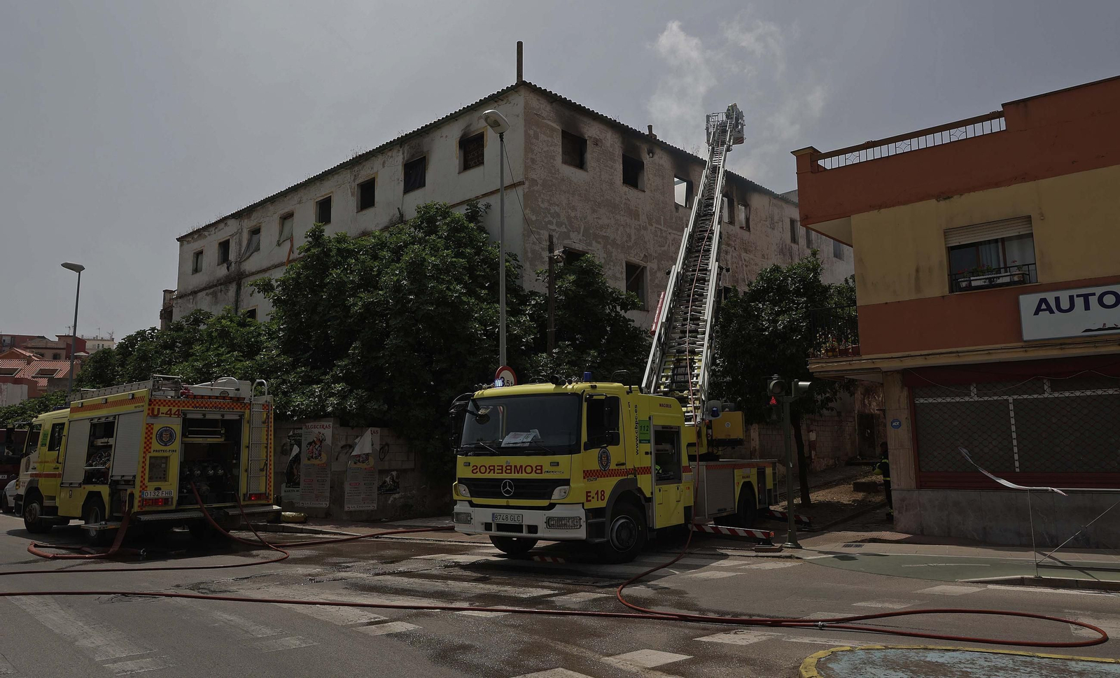 Fotos del incendio en el Patio de Soto en Algeciras Fotos del incendio del Patio de Soto en Algeciras