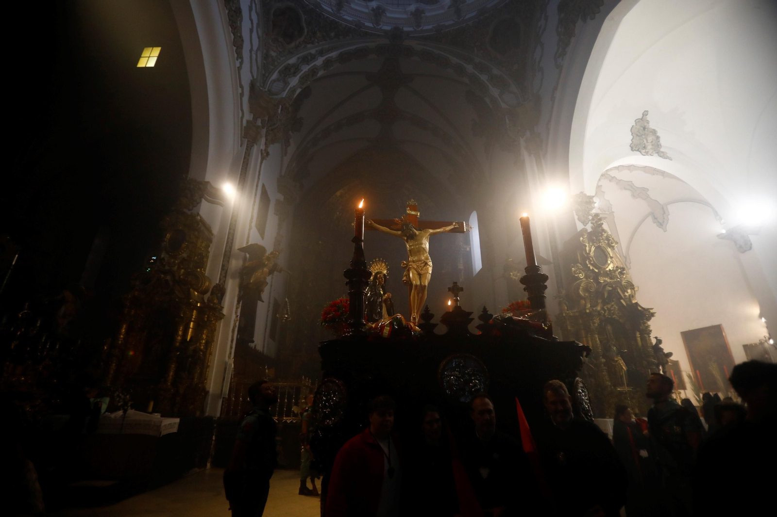Las mejores imágenes de la Caridad en este Jueves Santo de Córdoba Las mejores imágenes de la Caridad en este Jueves Santo de Córdoba