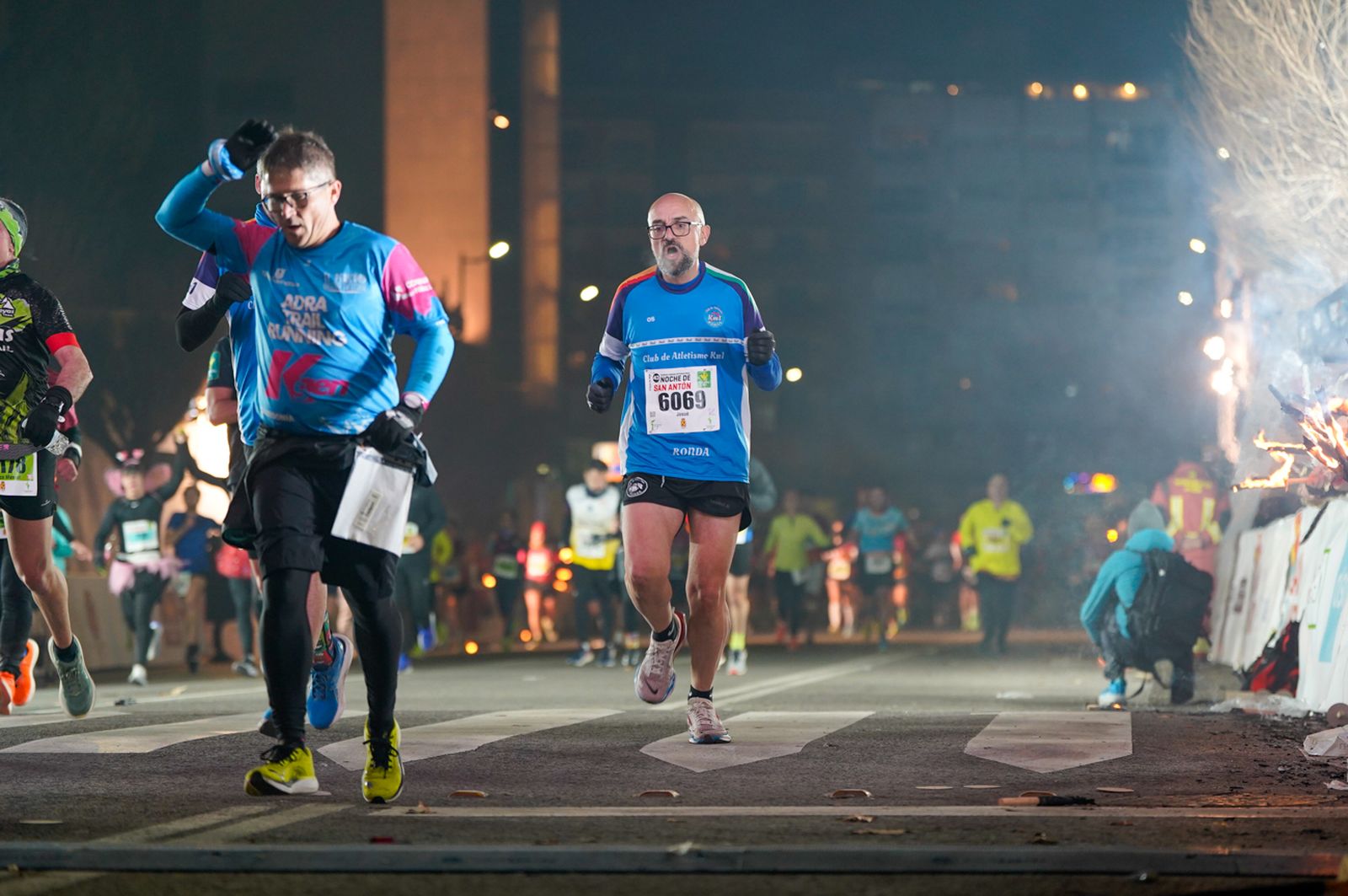En imágenes: búscate en tu llegada a meta de la Carrera de San Antón 2026 (10)