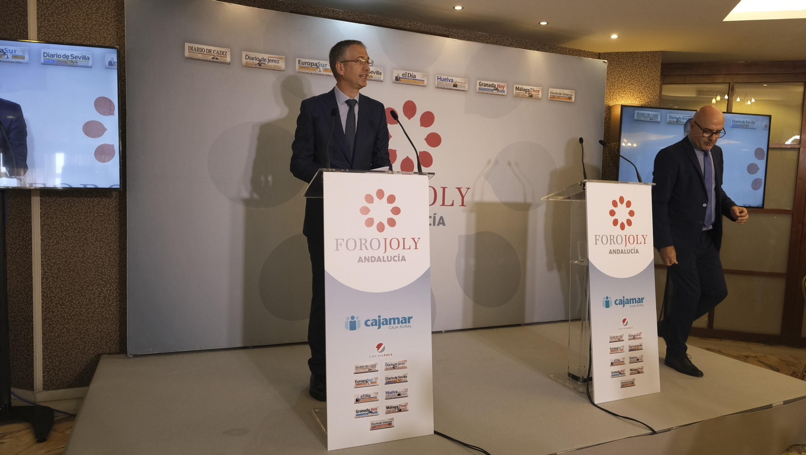 Imágenes del Foro Joly en Almería, con el Gobernador del Banco de España, Pablo Hernández de Cos