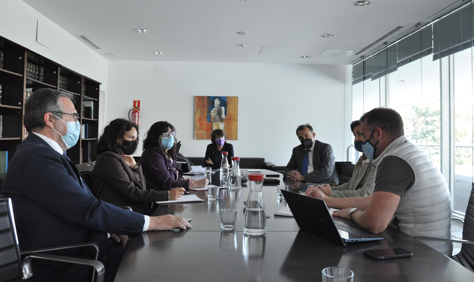 La reunión de las eurodiputadas con representantes de la Cámara de Comercio.