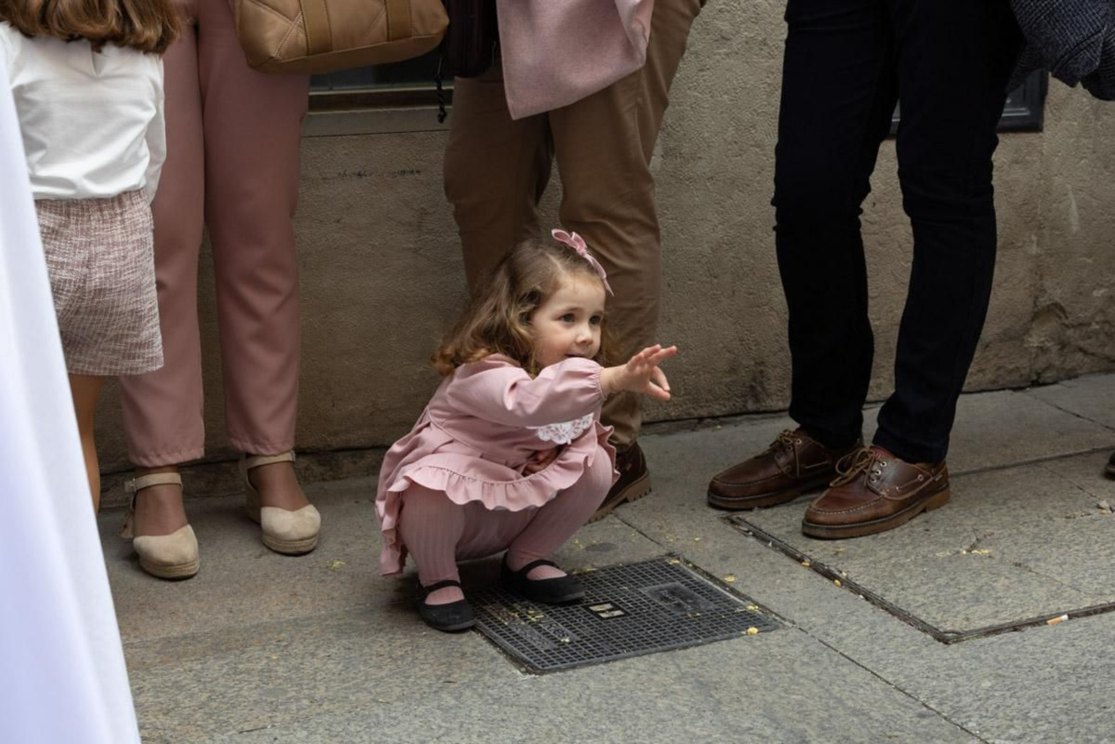Los jiennenses se echan a la calle para presenciar la primera de las procesiones de la jornada: la Borriquilla (II)