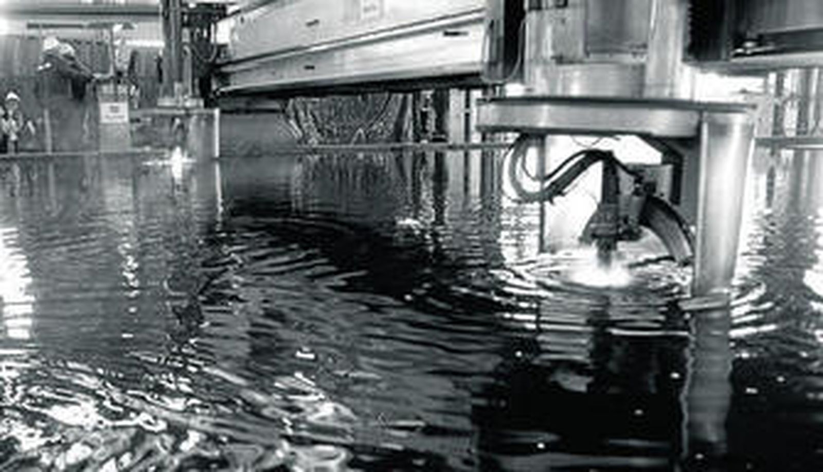 Imagen de archivo de un corte de chapa por plasma en el interior del astillero de Puerto Real.