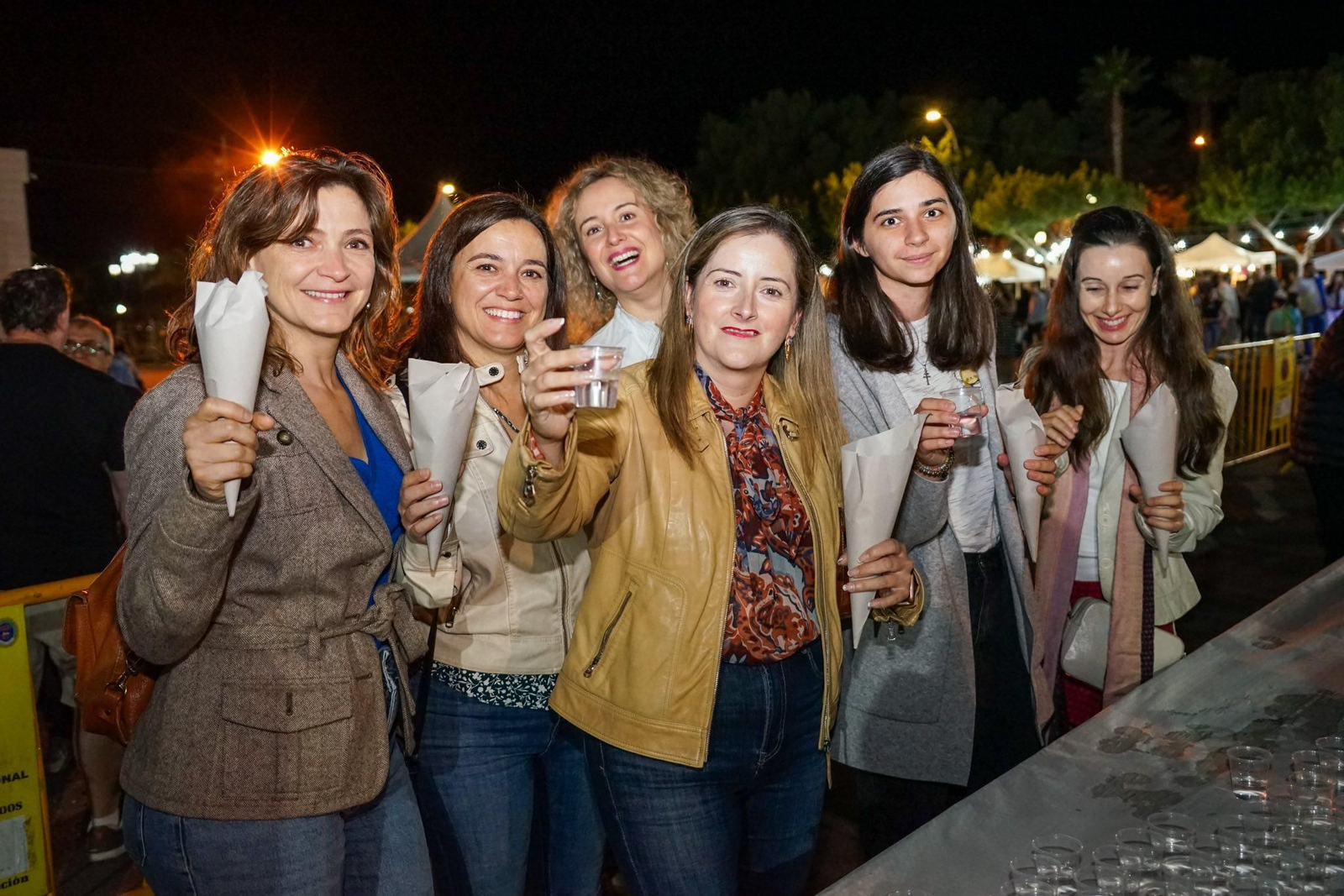Miles de vecinos se reunieron para celebrar el otoño con la tradicional Gran Castañada de Vícar