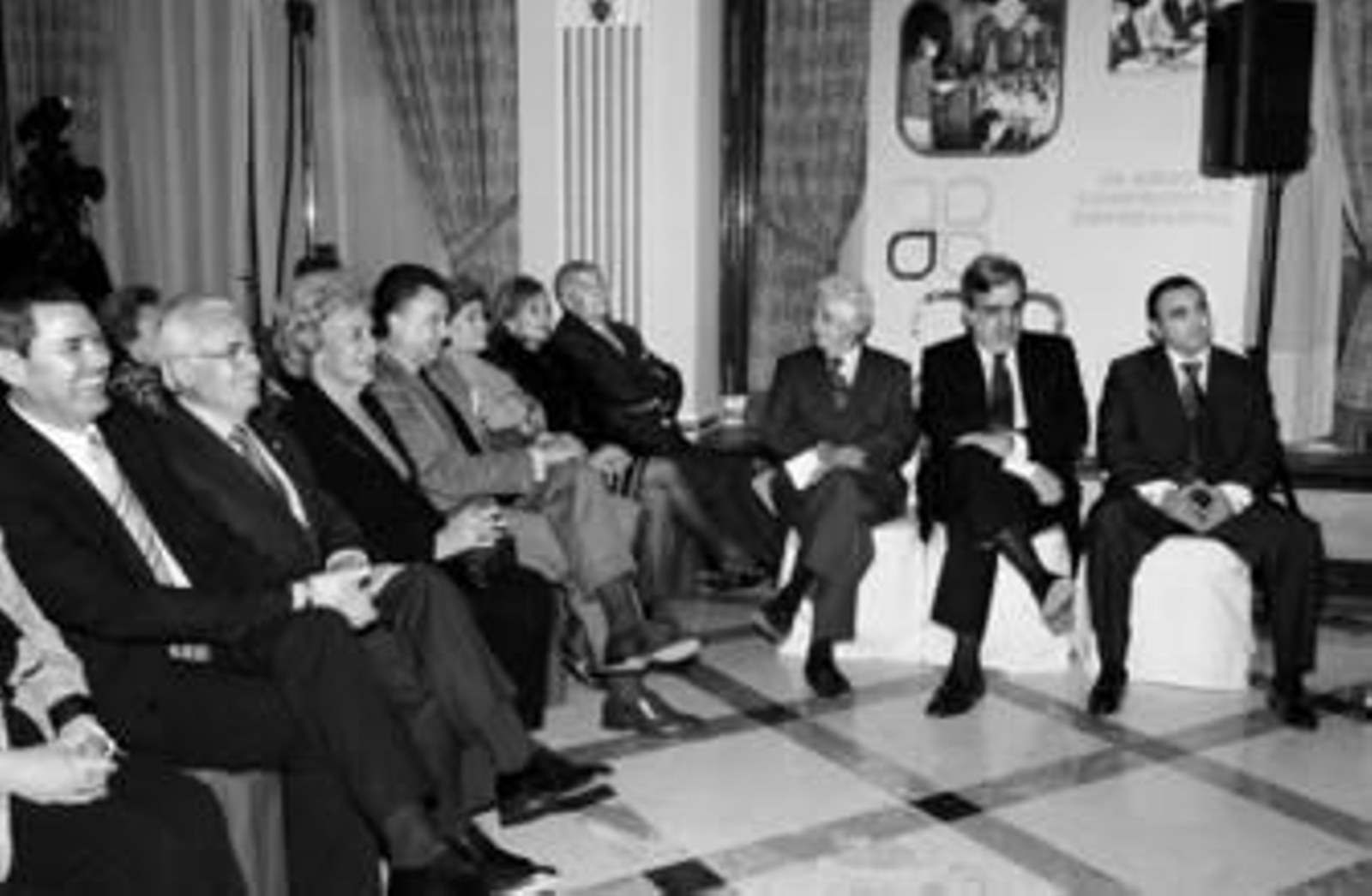 La CES le dedica a Padura la fiesta del trigésimo aniversario