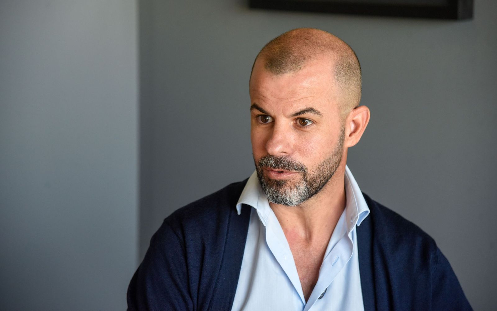 Manu Fajardo posa en su despacho de la ciudad deportiva verdiblanca.