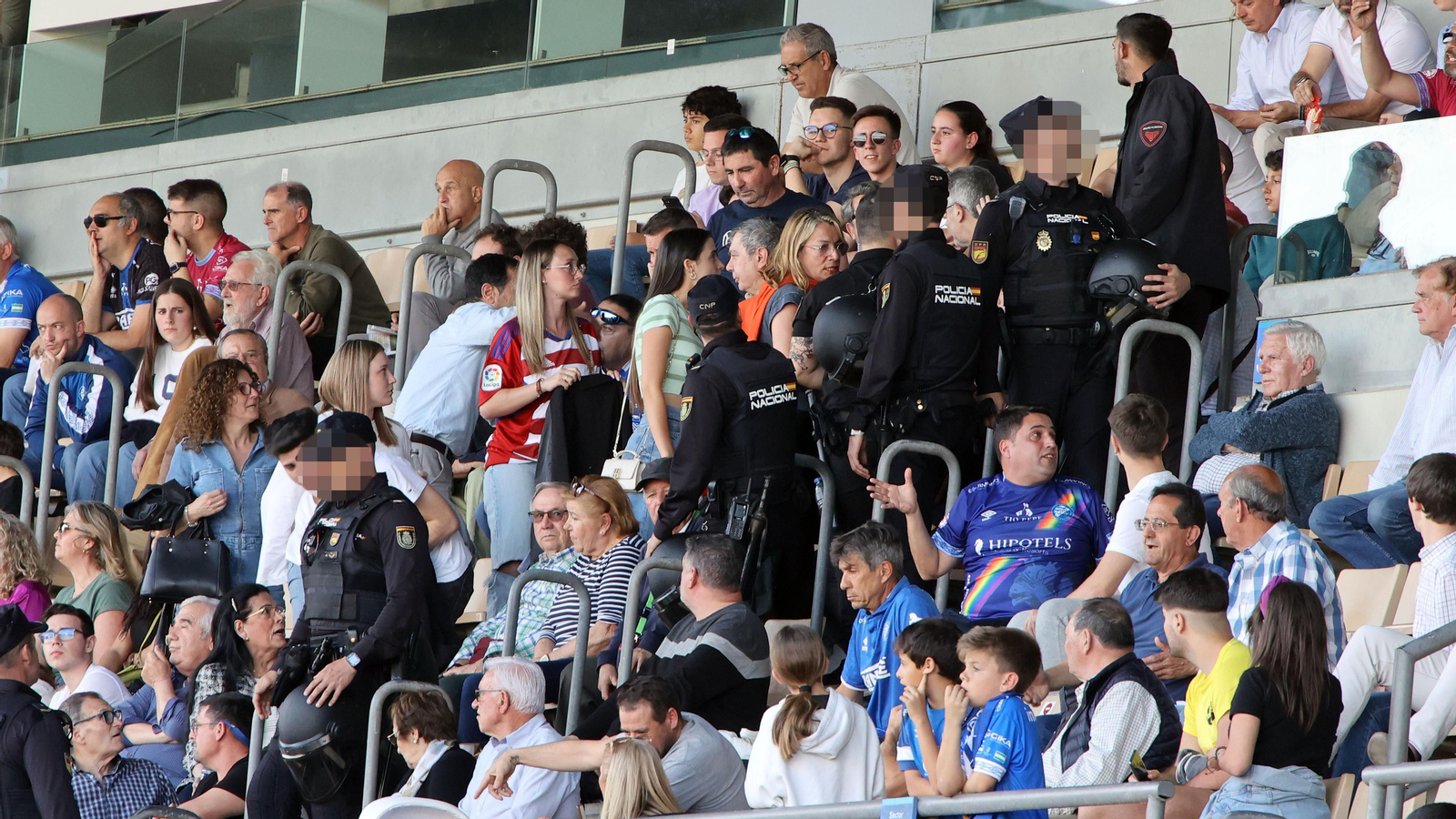Bronca y tensión al final del Xerez DFC-Recreativo Granada