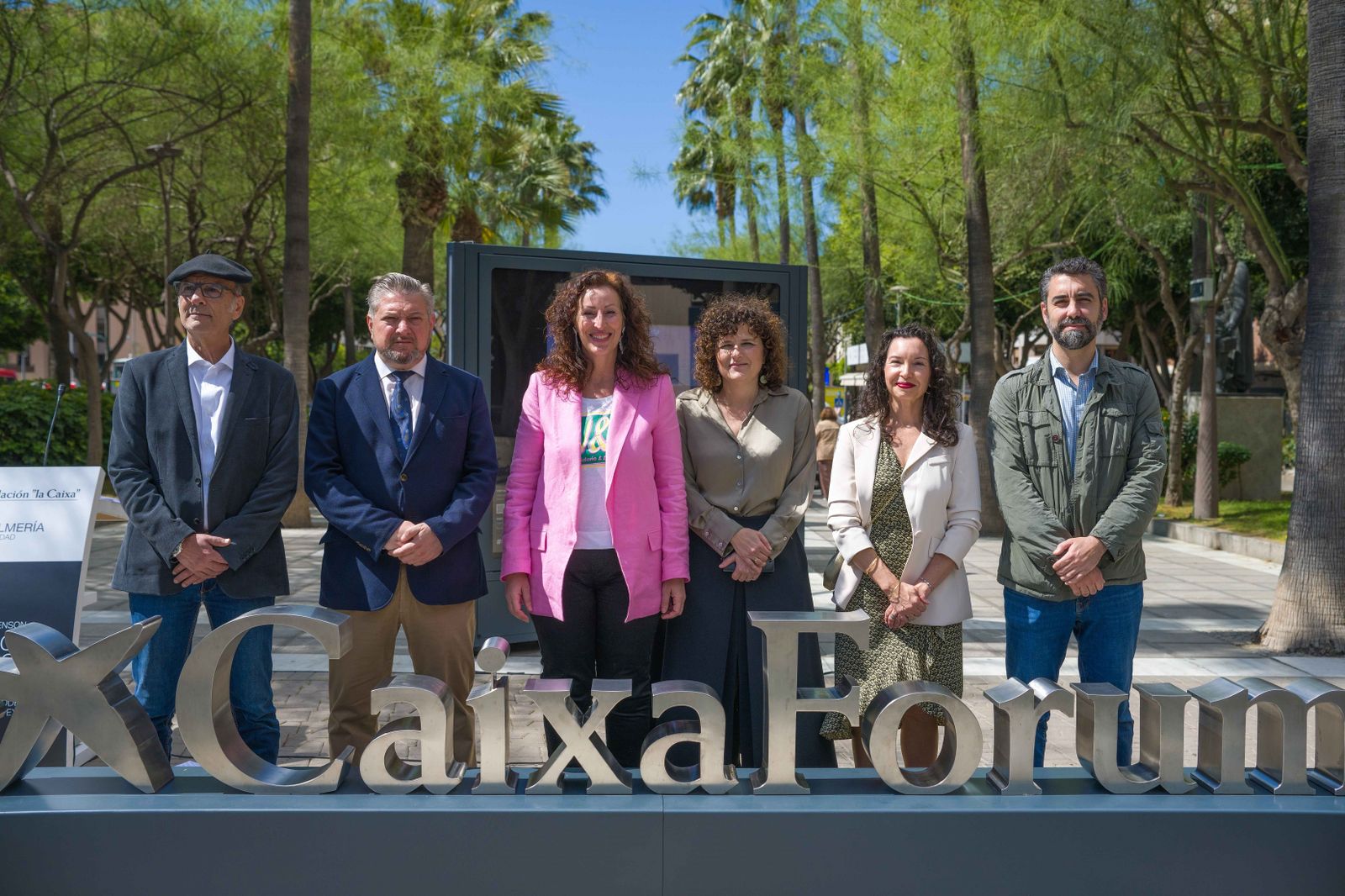 Inauguración de la exposición 'Nanocosmos' en la Rambla de Almería.