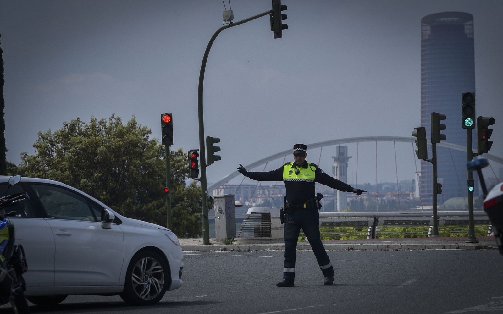 Viernes Santo de resistencia: desde el Tanatorio a La Soledad de San Lorenzo