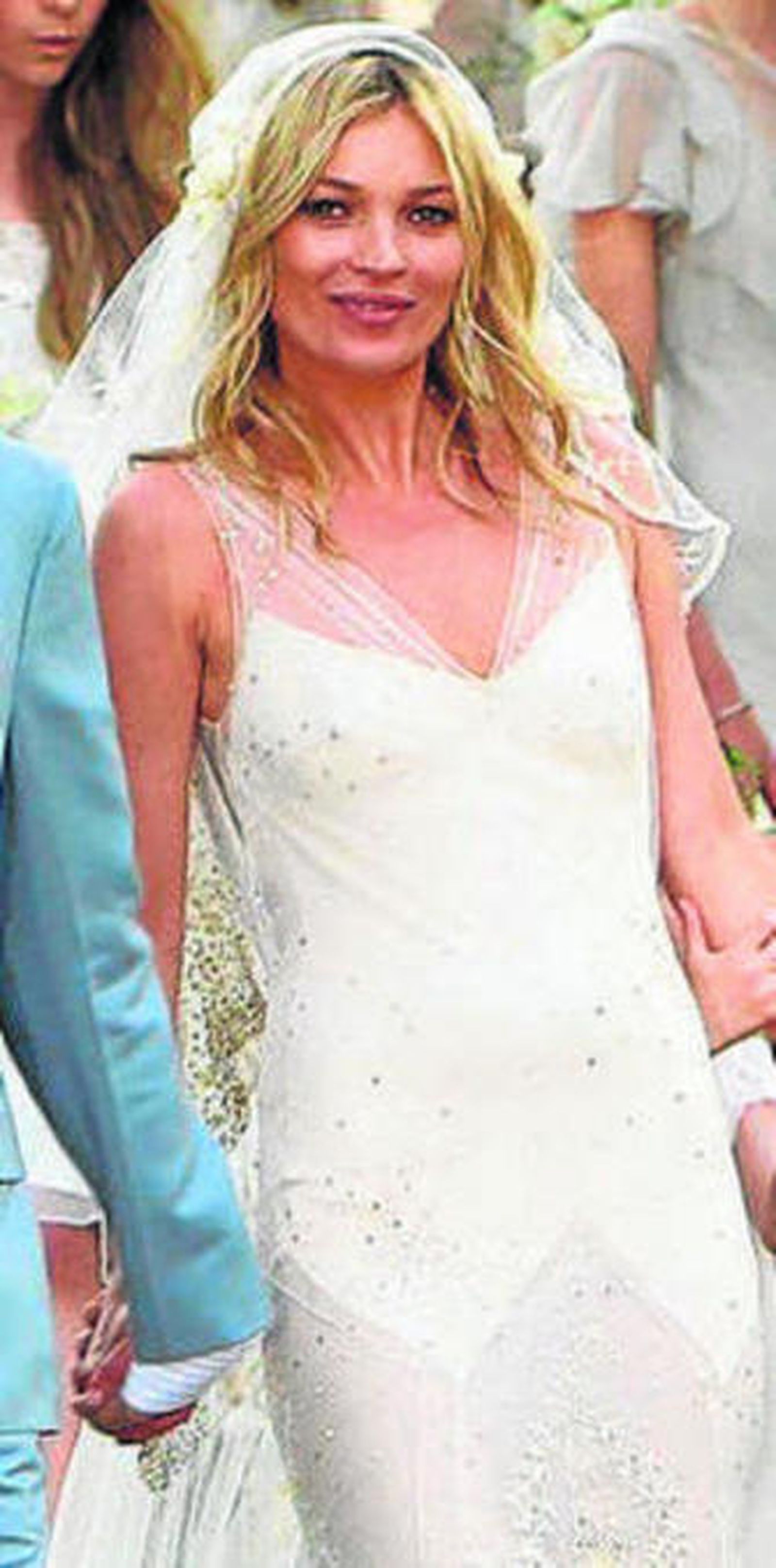 El vestido de novia de Kate Moss, como agua fresca para Galliano
