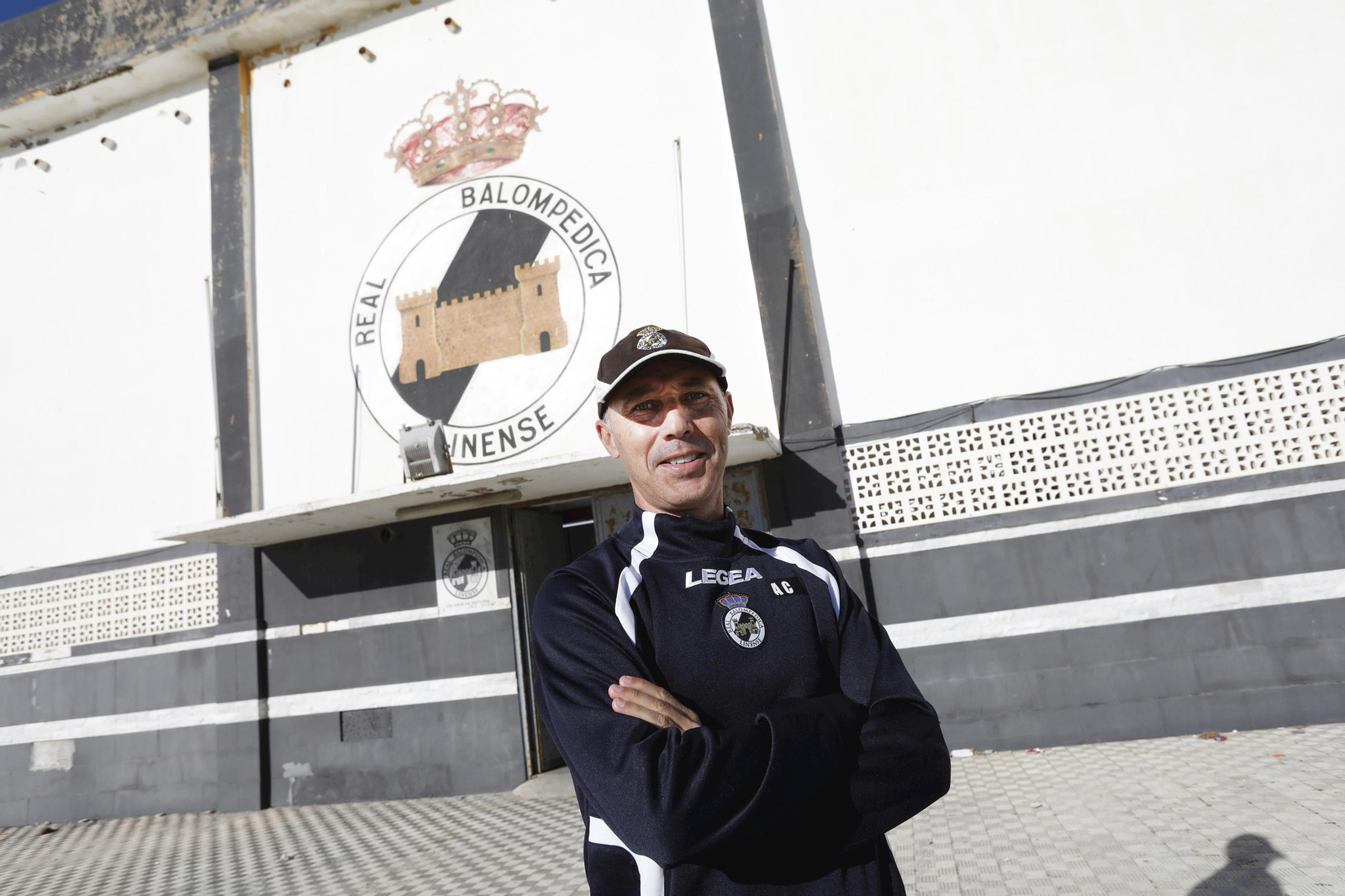 Calderón, delante del Municipal.