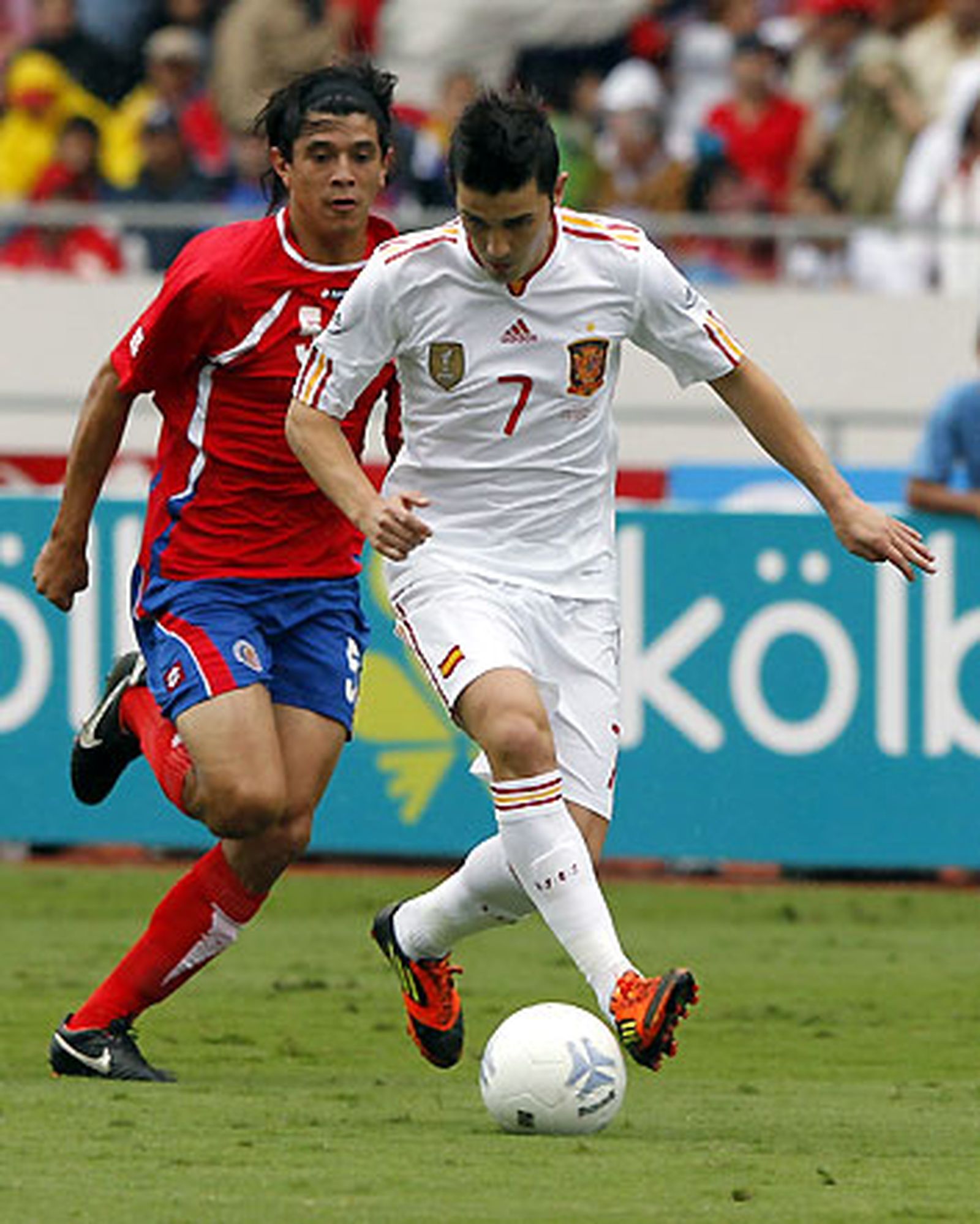 Villa salva un empate 'in extremis' (2-2)