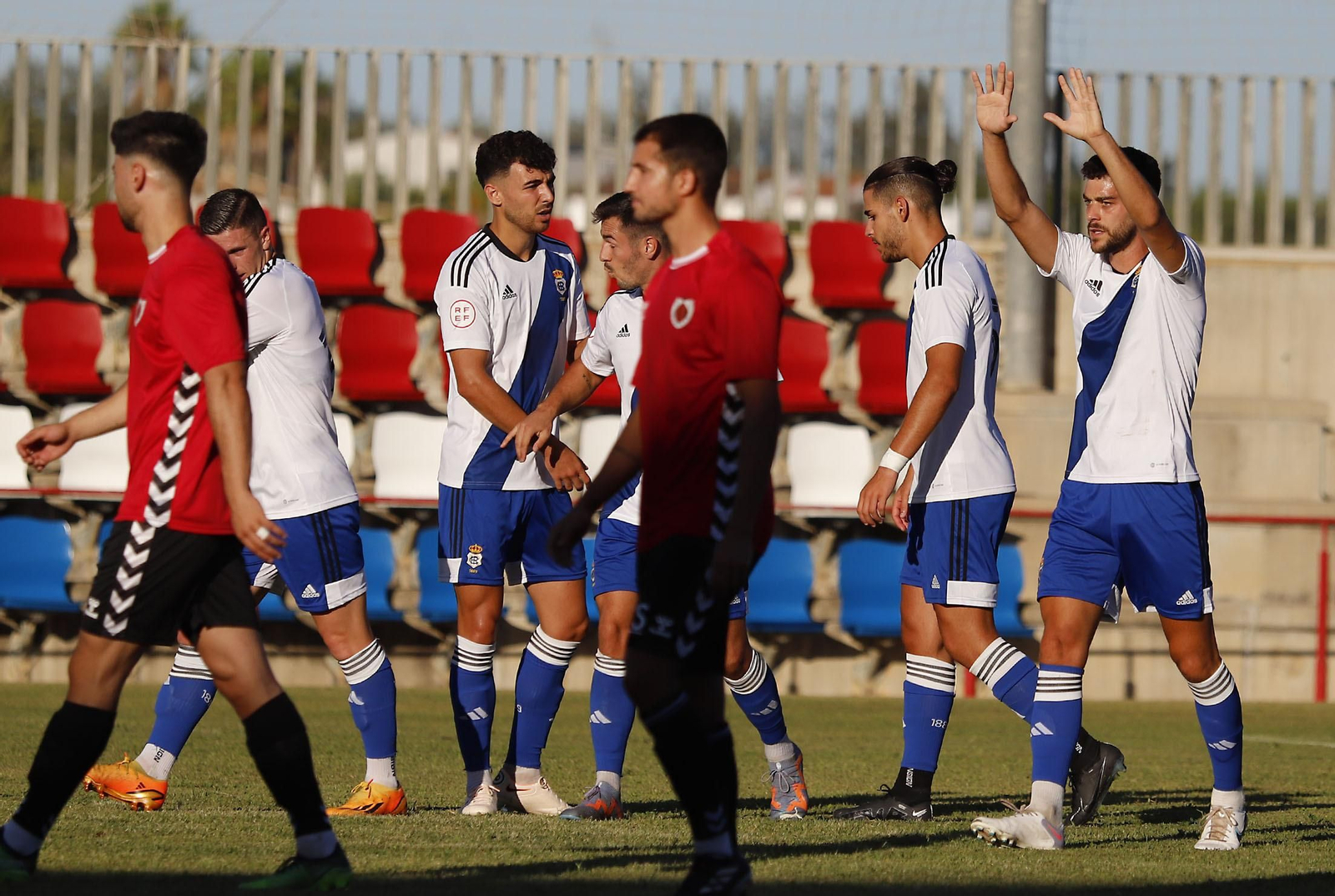 Imágenes del partido entre el Cartaya y el Recreativo de Huelva