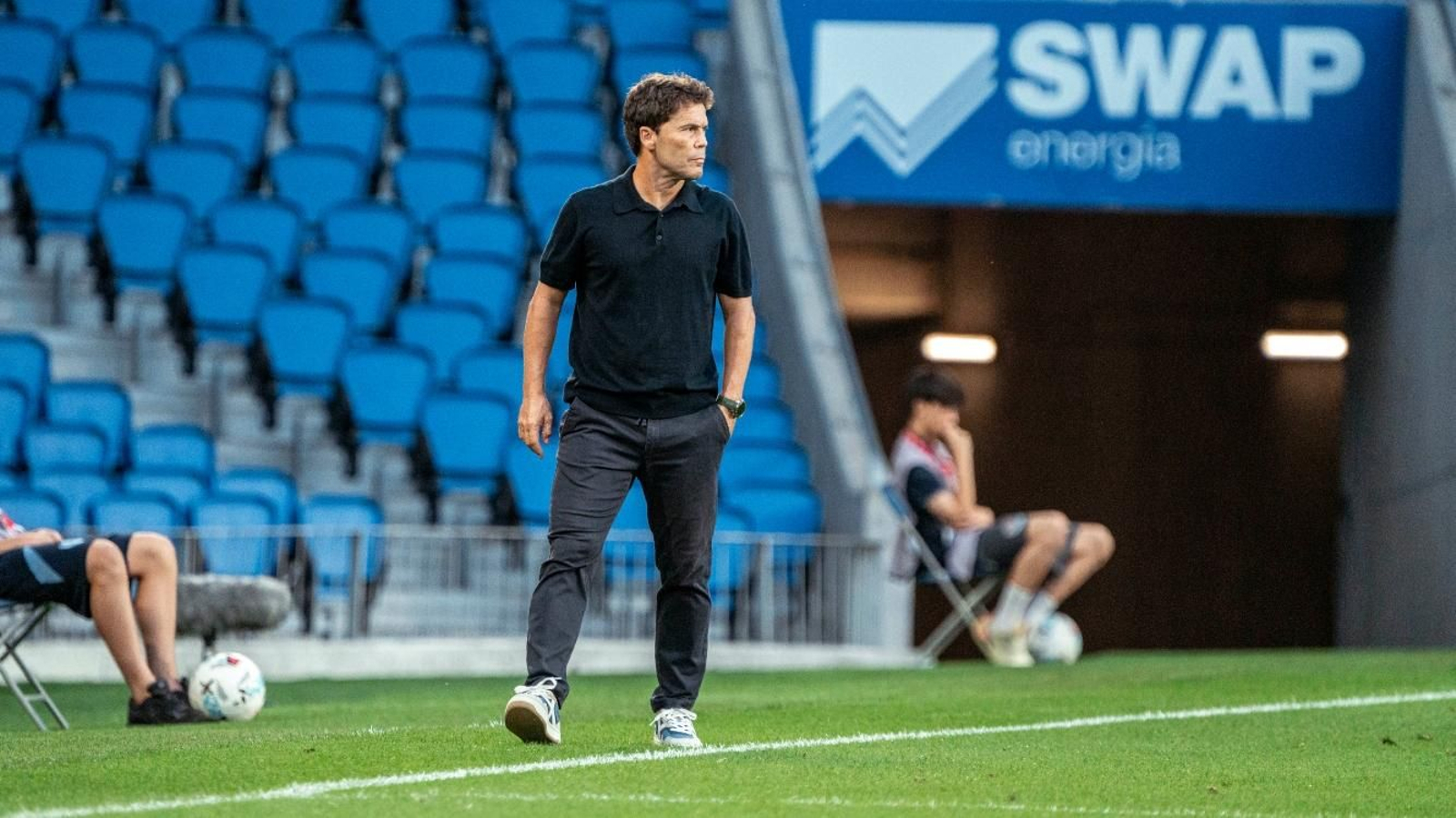 Joan Francesc Ferrer Sicilia 'Rubi' atento en el partido ante el filial de la Real Sociedad.