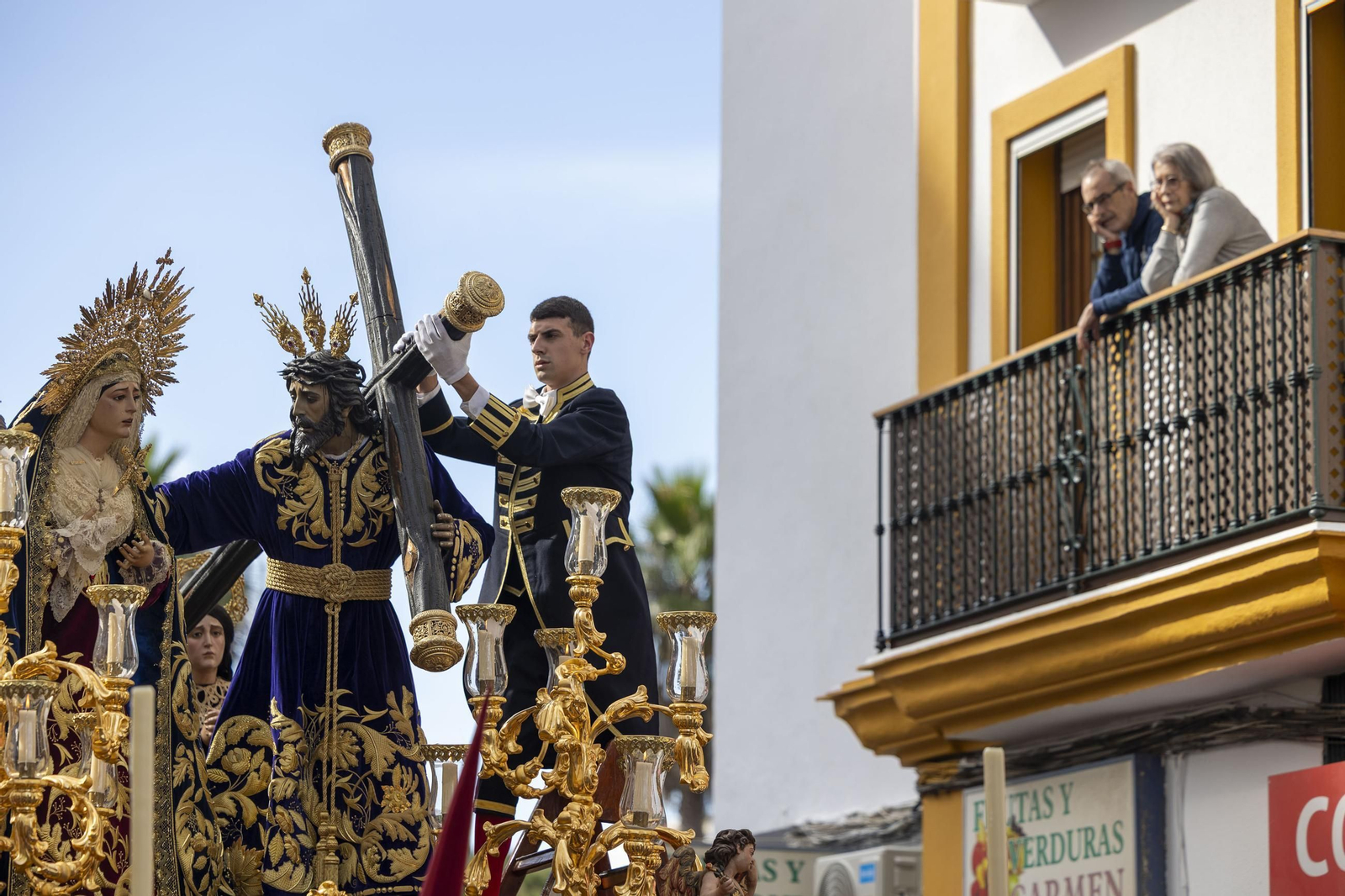 Las imágenes de la procesión de Afligidos de San Fernando en el Lunes Santo de la Semana Santa 2025