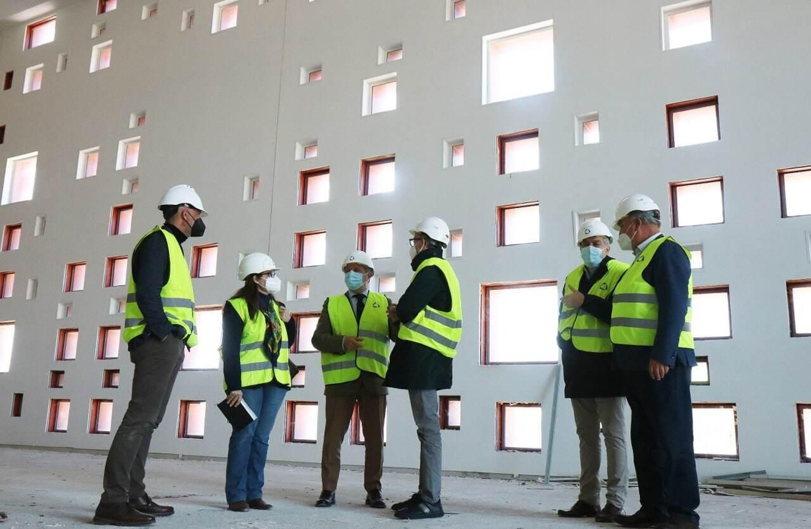 Un momento de la visita a las obras del Centro de Exposiciones, Ferias y Convenciones de Córdoba.
