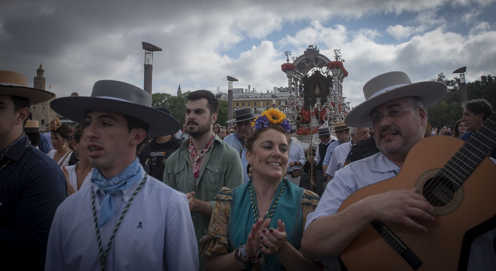 Las imágenes de la salida de la Hermandad del Rocío de Sevilla