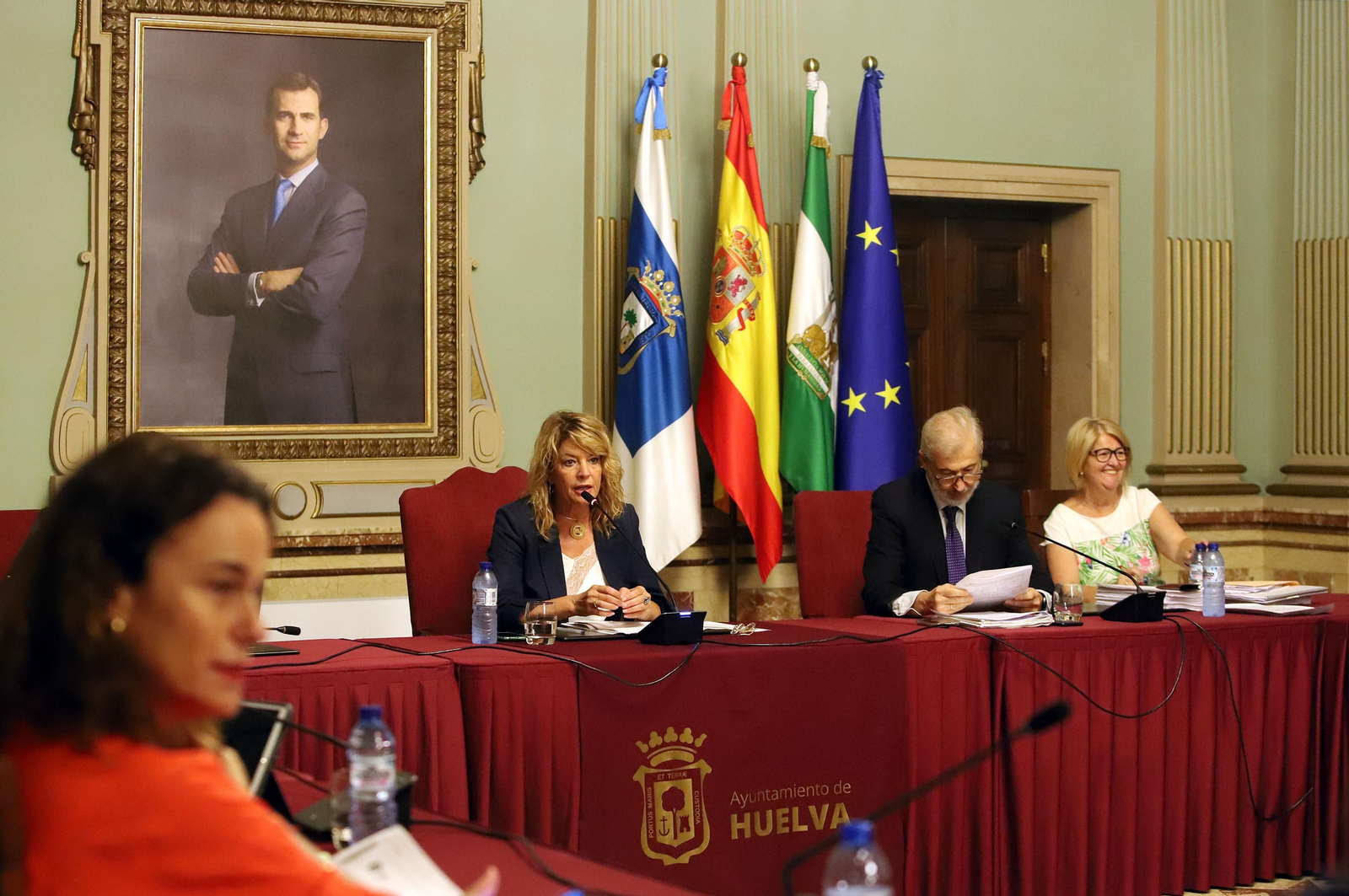 Imágenes del pleno municipal del Ayuntamiento de Huelva