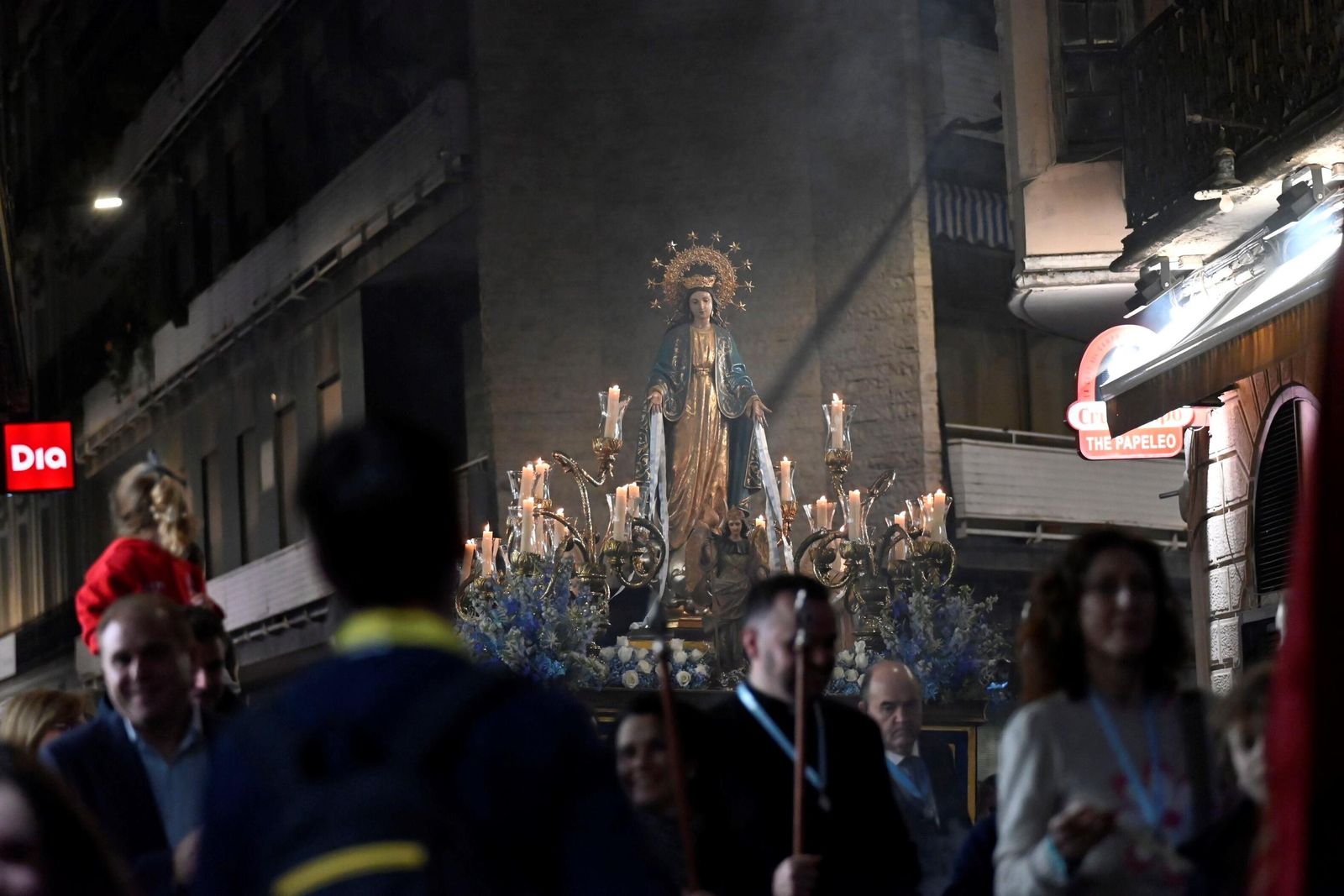La procesión de la Virgen de la Medalla Milagrosa de Córdoba, en imágenes