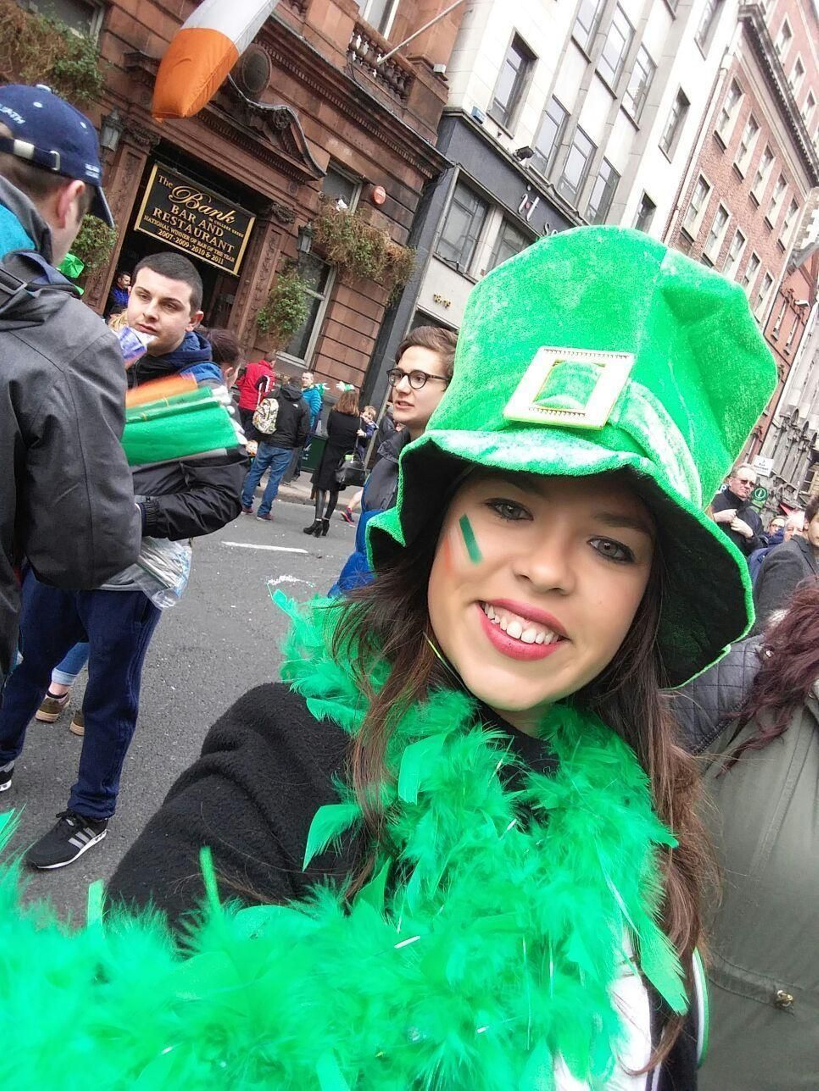 Estefania Caballero celebrando el Día de St. Patrick en Irlanda días atrás.