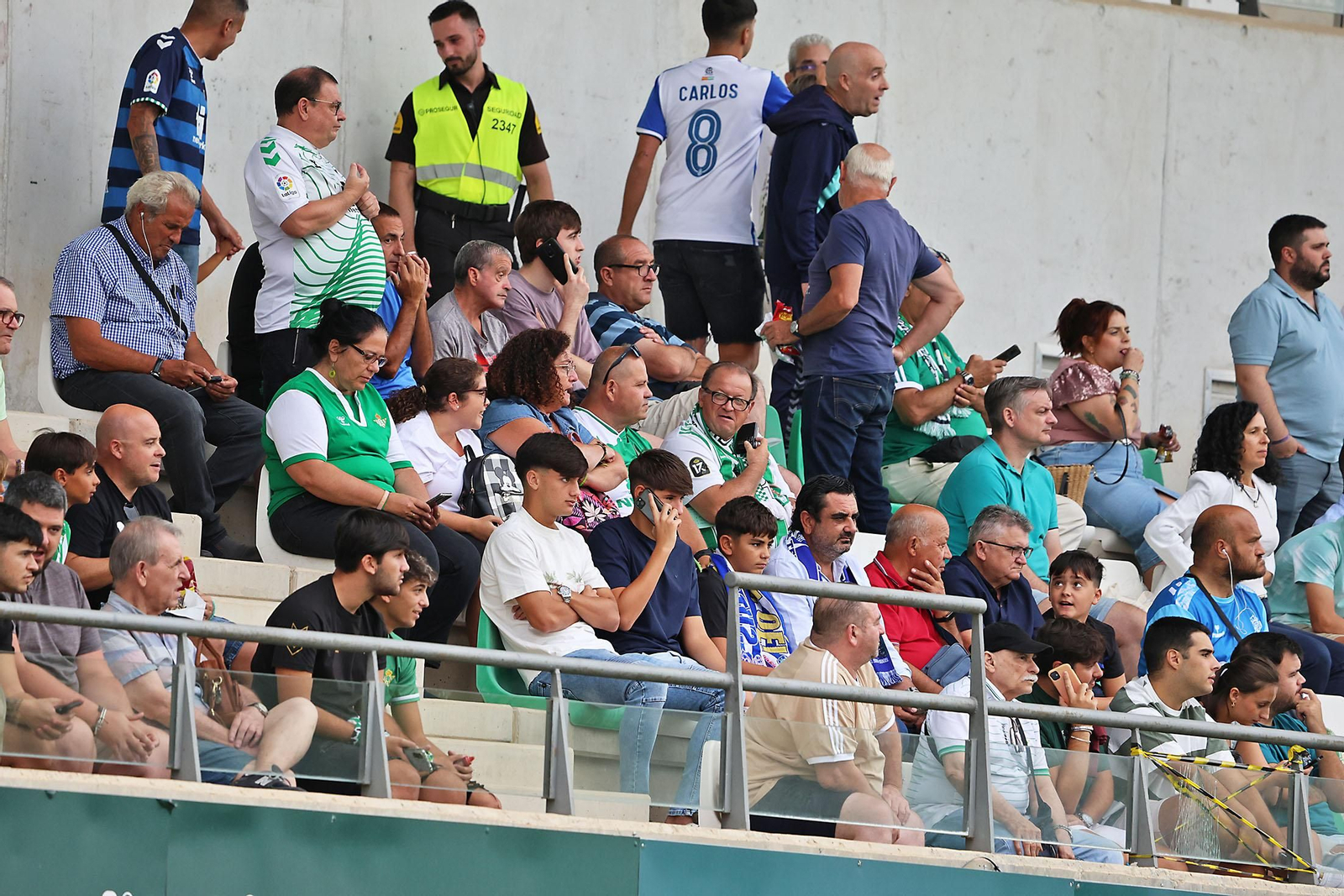 Búscate en las gradas del Betis Deportivo-Recreativo de Huelva
