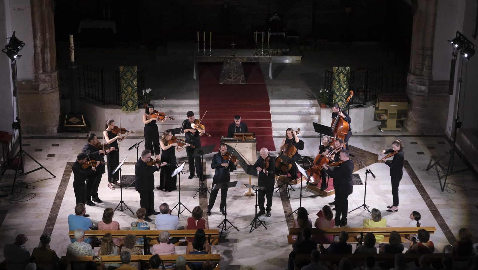 Concierto de la OCAL y del violinista Jesús Reina en Vélez Blanco, en imágenes