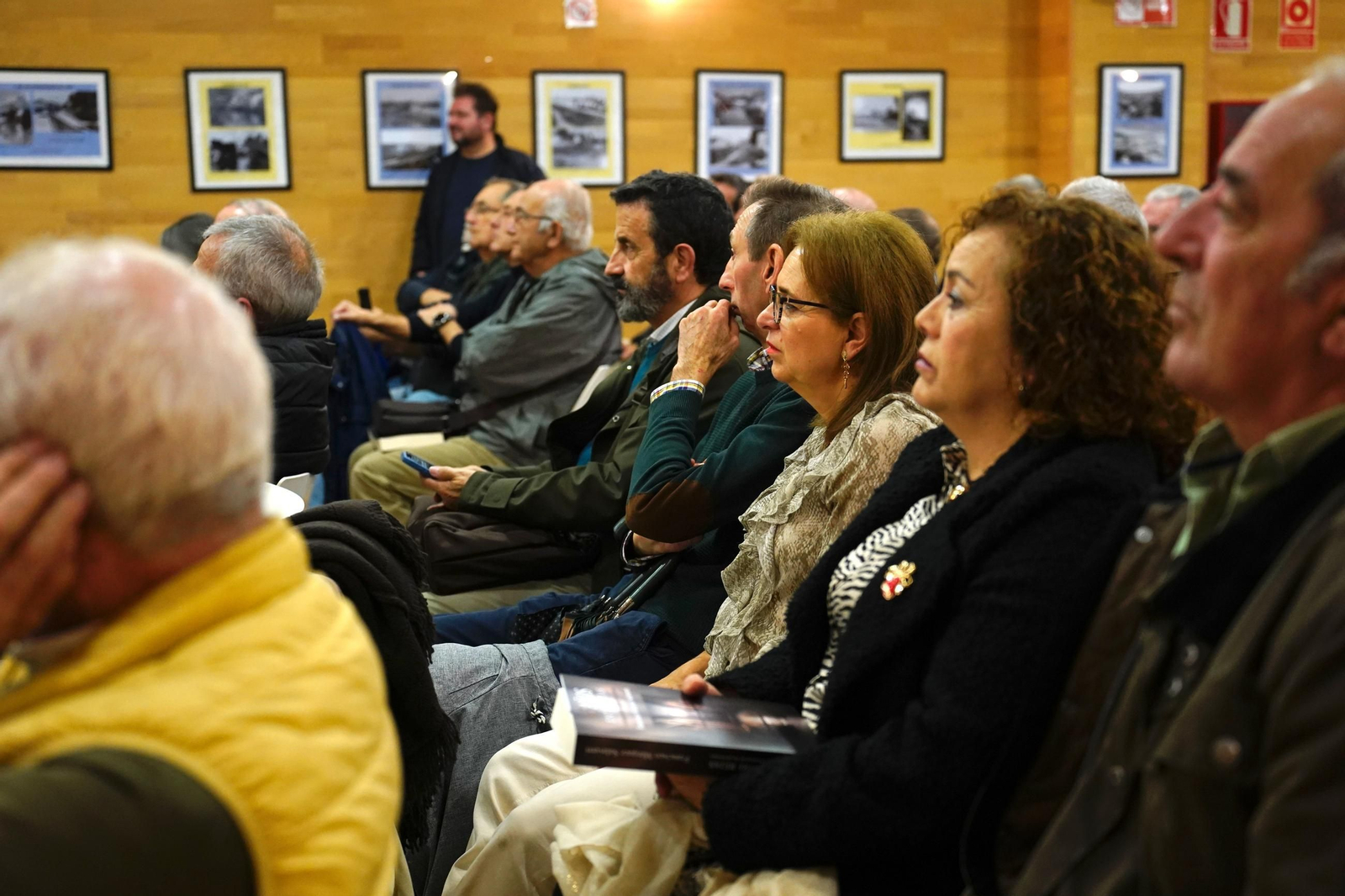 Fotos de la presentación del libro de Francisco Marquez en el Centro Documental José Luis Cano