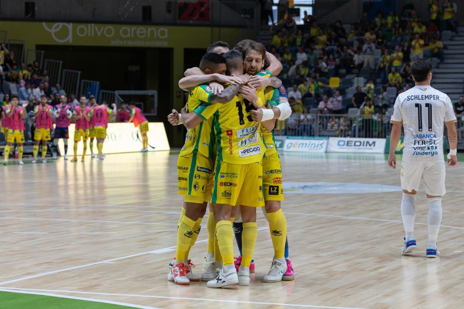 Las mejores imágenes de la amplia victoria del Jaén Paraíso Interior FS sobre O Parrulo Ferrol