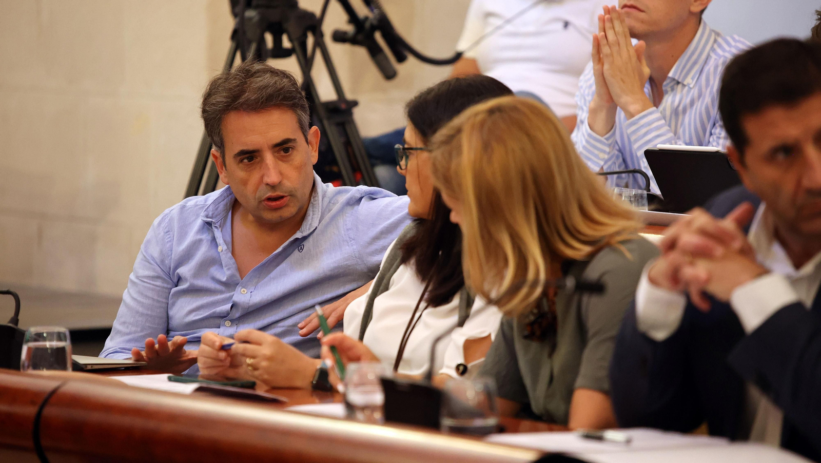 Antonio Saldaña durante uno de sus últimos plenos como concejal en Jerez.