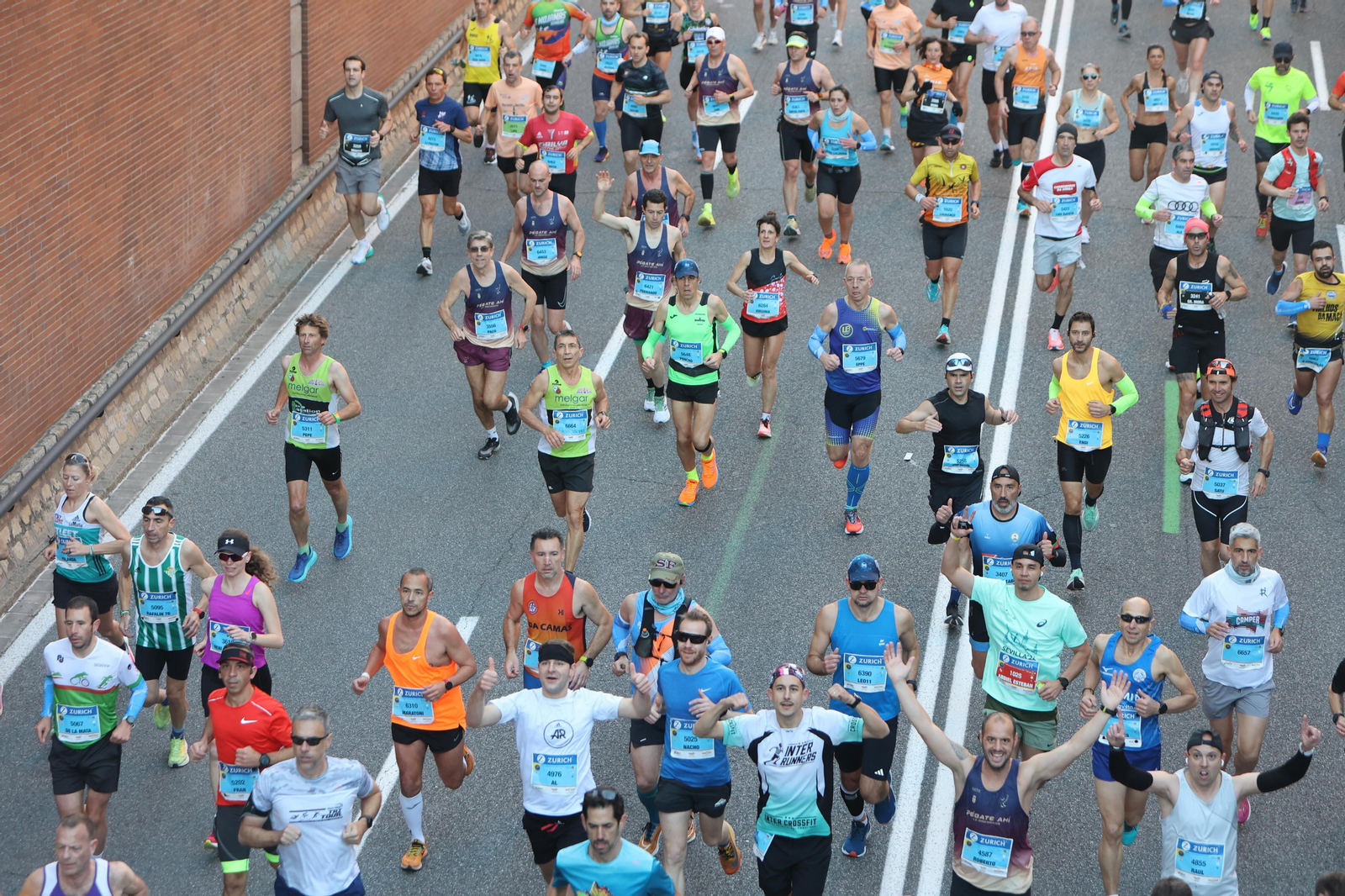 Búscate en la Zurich maratón de Sevilla