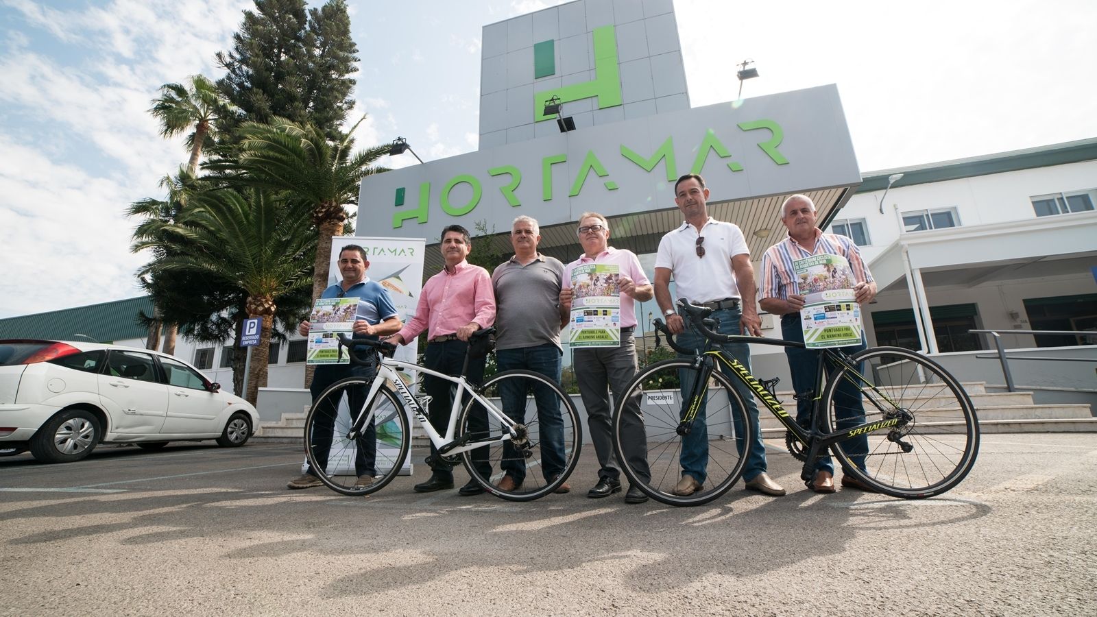 Presentación de la carrera ciclista en las instalaciones de Hortamar en Roquetas de Mar