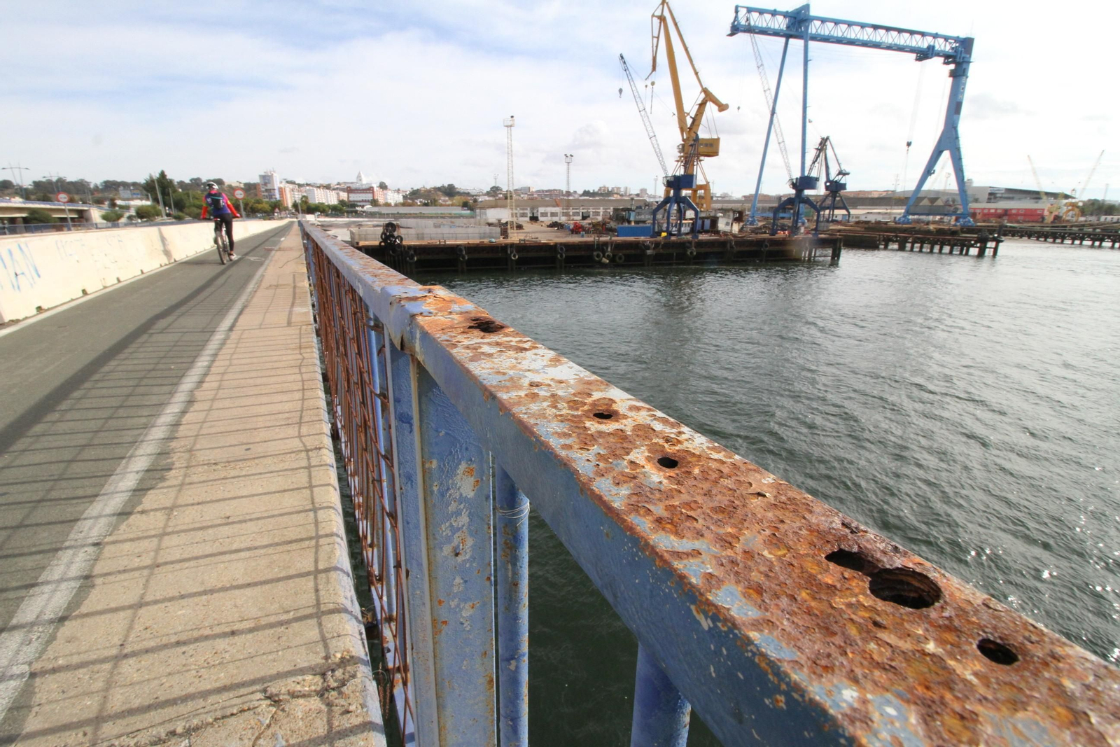 Imágenes del mal estado del puente Sifón.